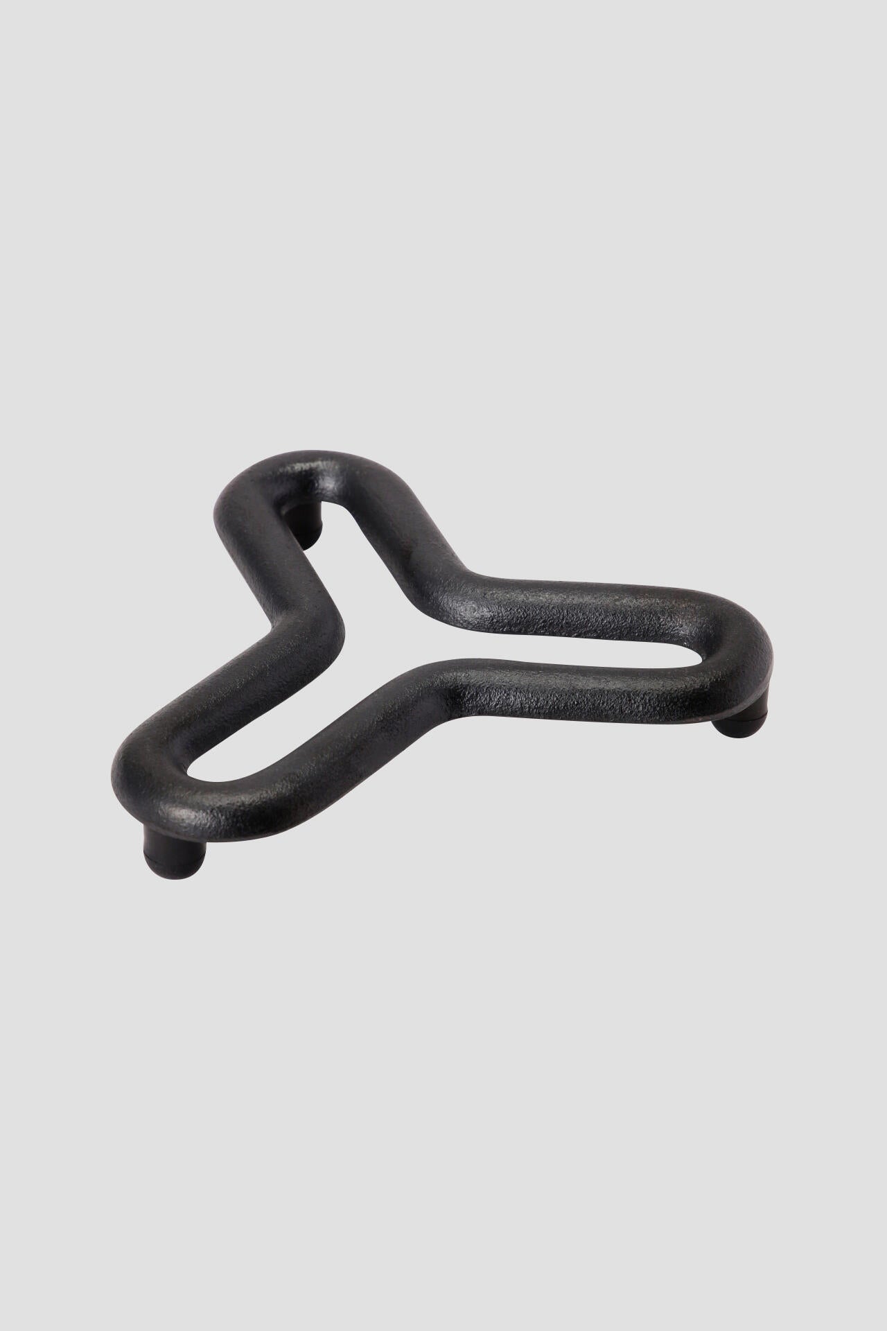 TRIANGLE CAST IRON POT STAND