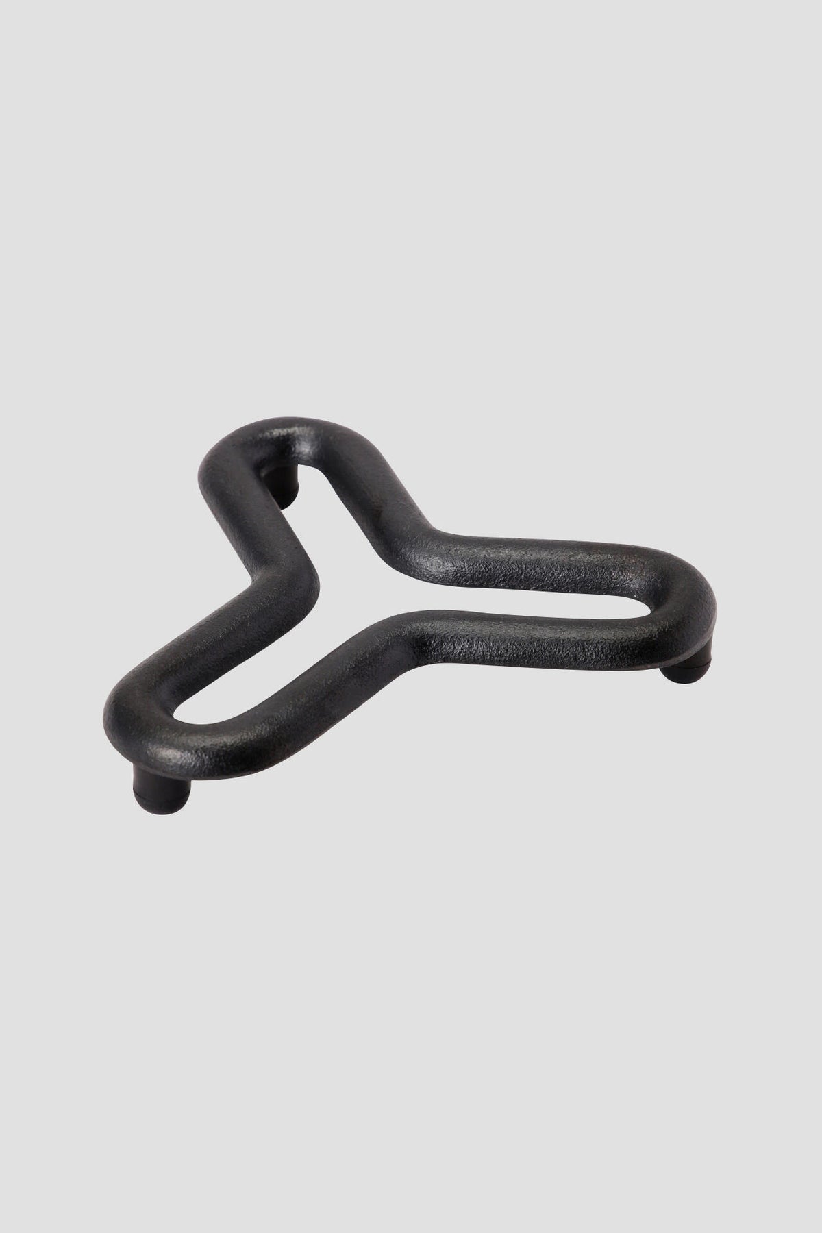 TRIANGLE CAST IRON POT STAND