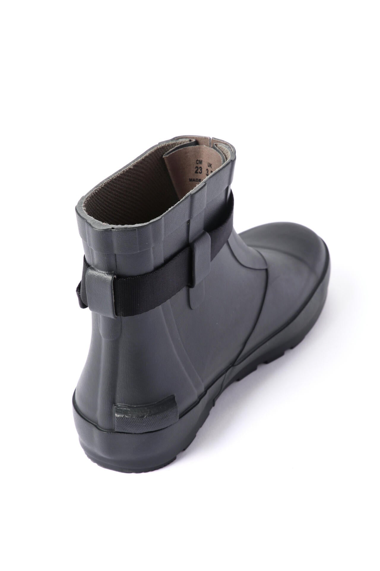 RUBBER RAIN BOOTS