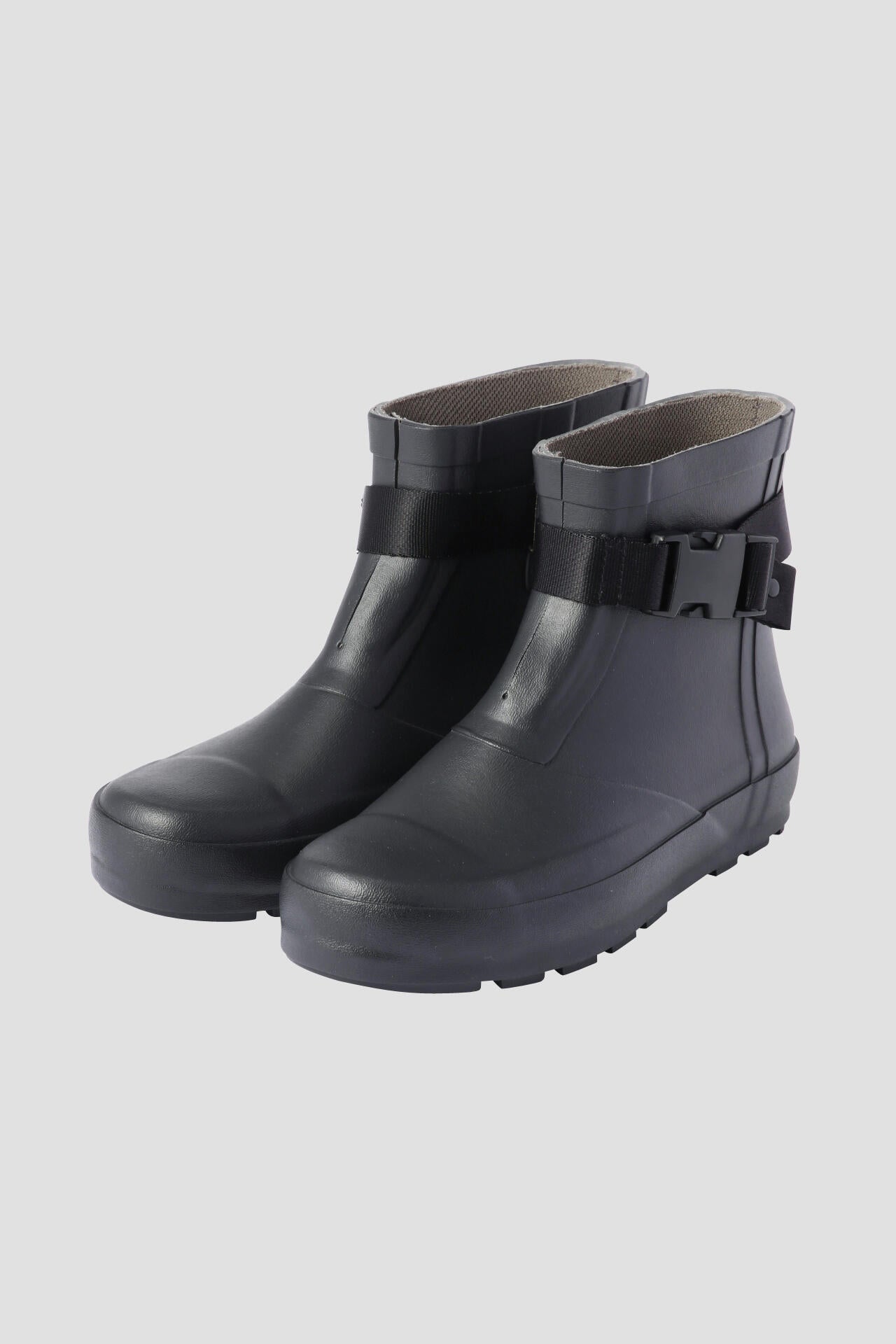 RUBBER RAIN BOOTS