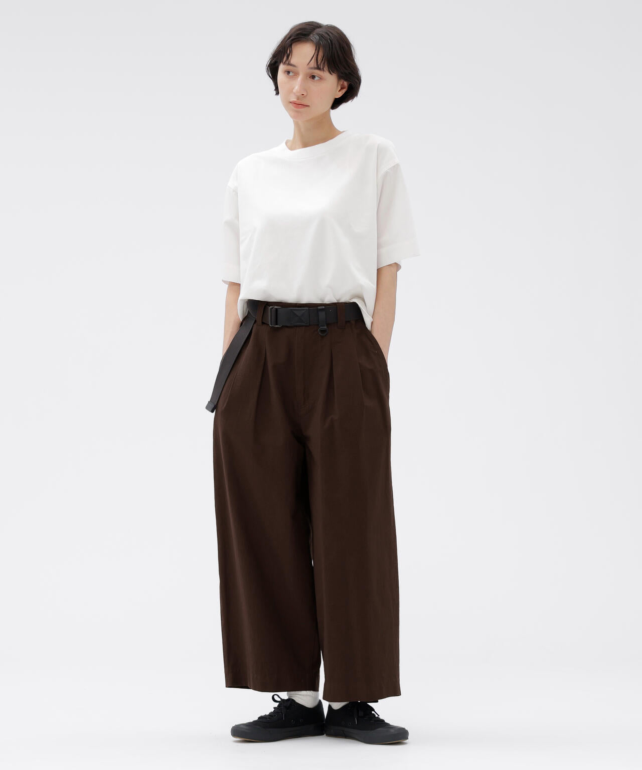 LIGHTWEIGHT COTTON NYLON TWILL TROUSERS
