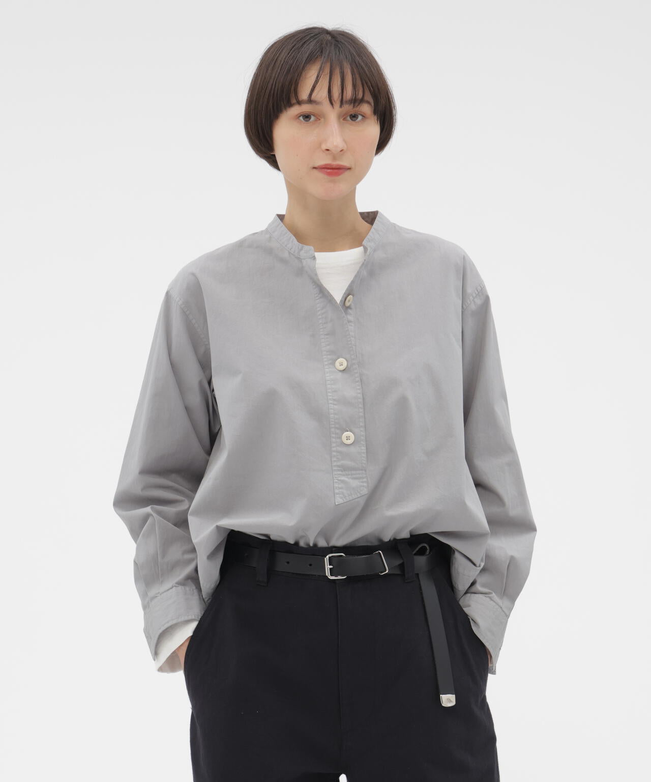 美品✨【MARGARET HOWELL】 コットンポプリンバンドカラーシャツ PLAIN COTTON POPLIN SHIRT | MARGARET HOWELL（マーガレット