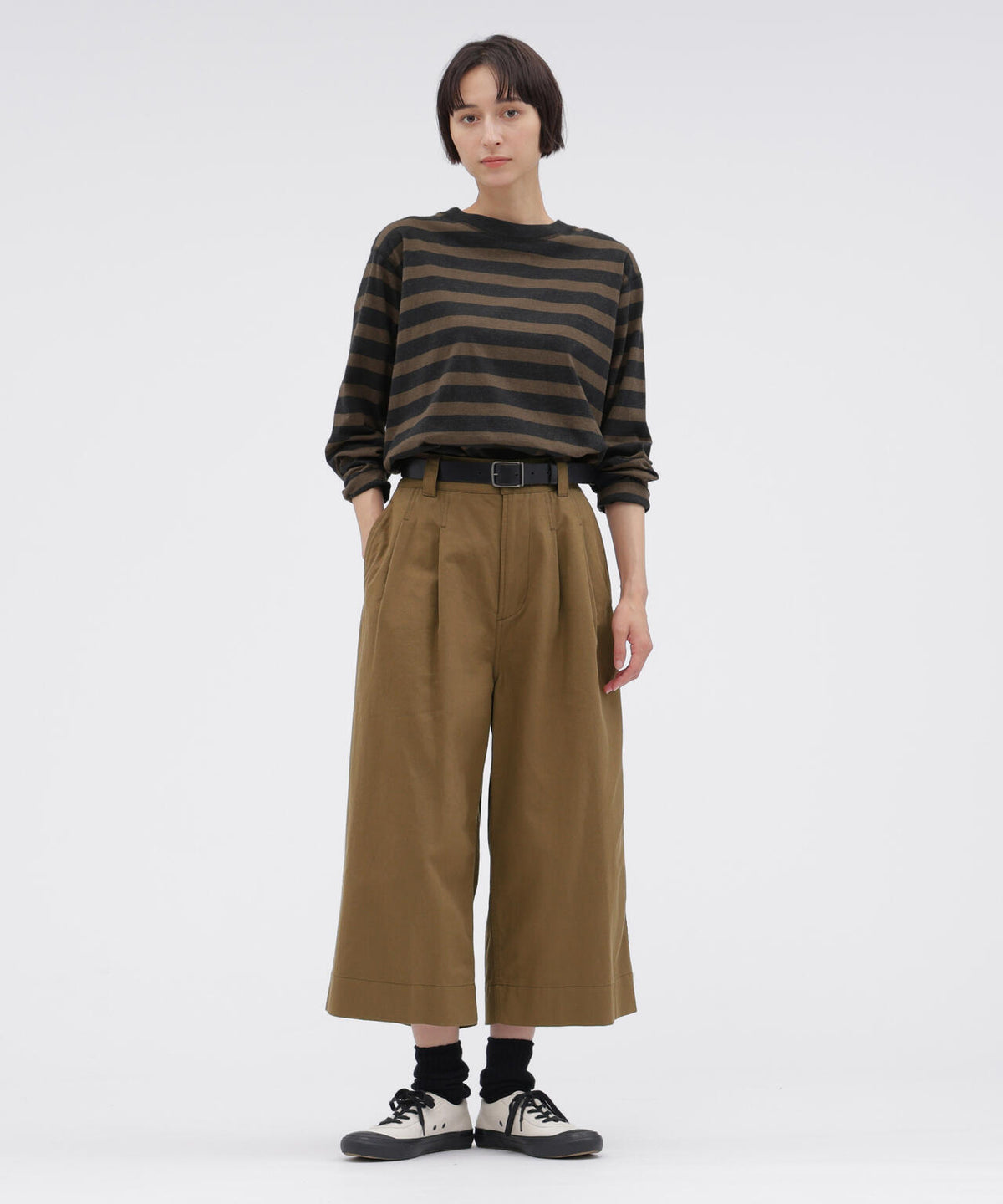 身長168cm B76 W58 H86 着用サイズ:II