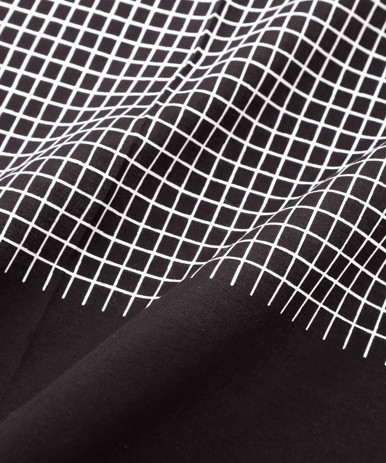 PLAIN GRID SCARF