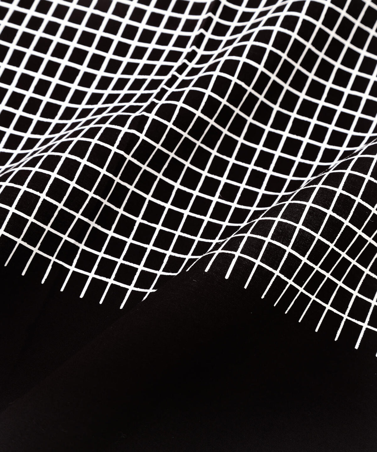 PLAIN GRID SCARF