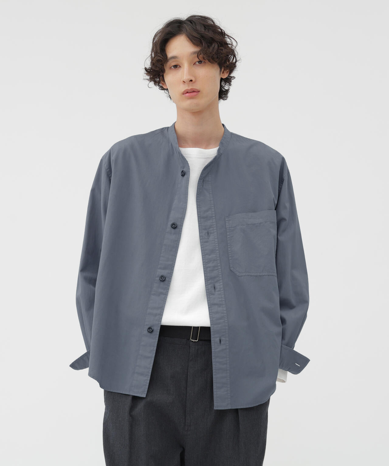 極美品 マーガレットハウエル SOFT WASHED COTTONシャツ 丸襟 極美品 マーガレットハウエル SOFT WASHED COTTONシャツ 丸襟