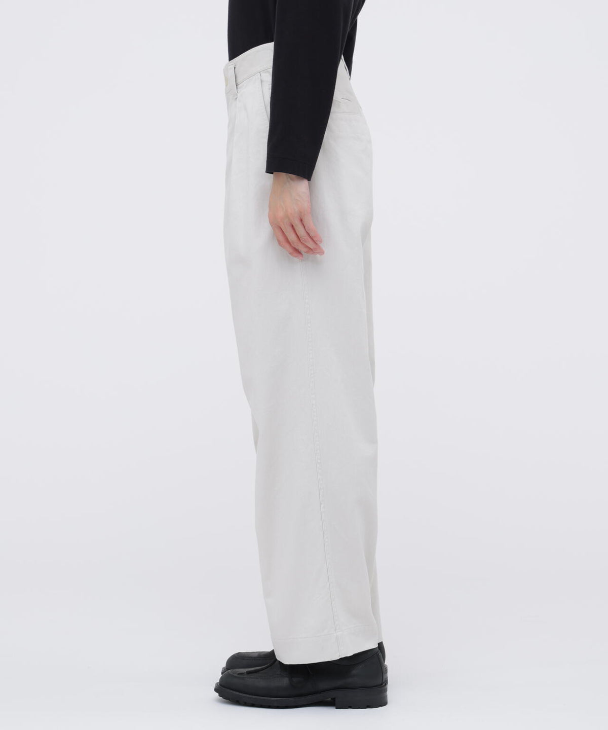 身長185cm B84 W66cm H91cm 着用サイズ:L