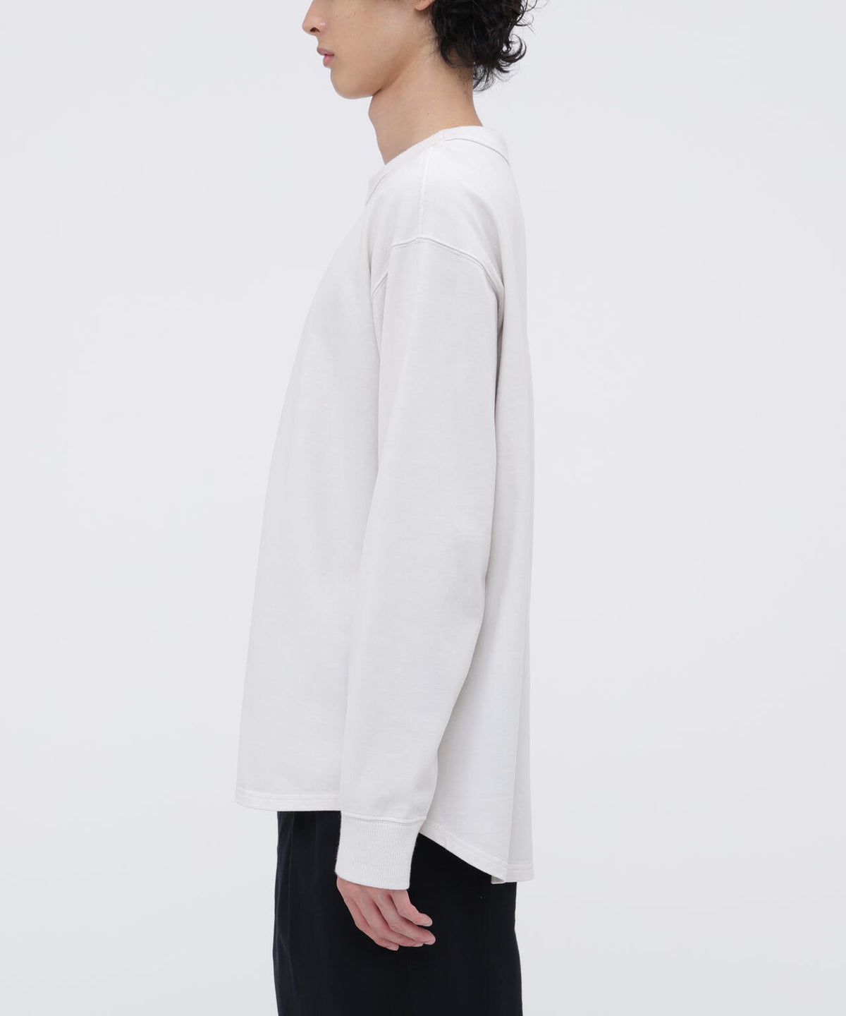 身長185cm B84 W66cm H91cm 着用サイズ:L