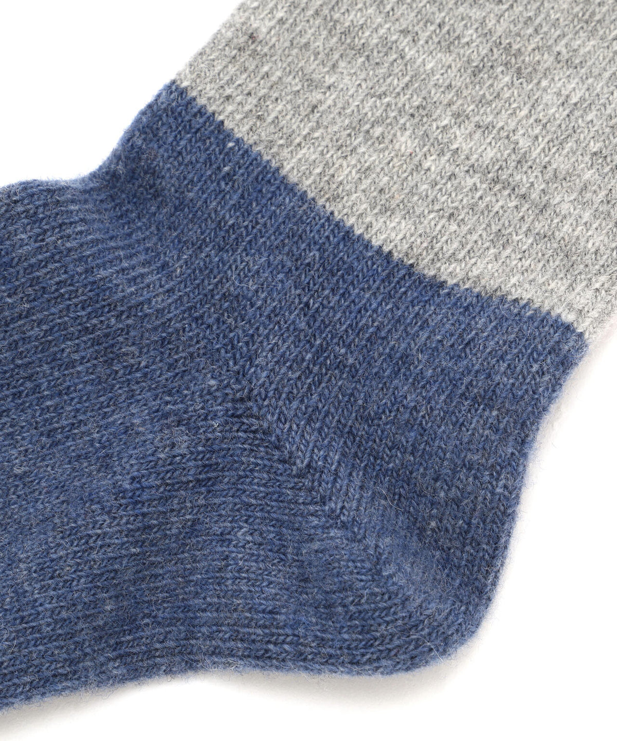 MEN COLOUR BLOCK SOCKS