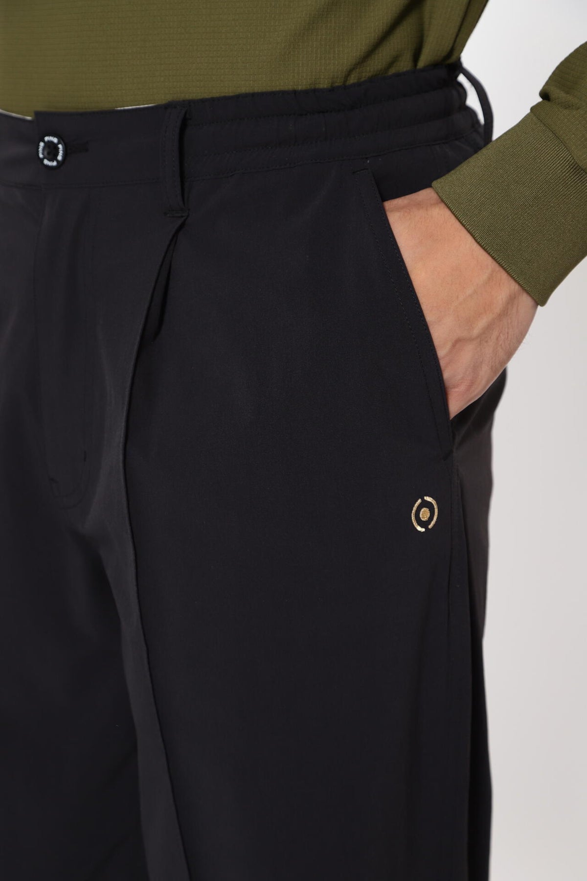 【PING APPAREL】全方向ストレッチ アウトフィッター テーパードパンツ <GOLD> (MENS)