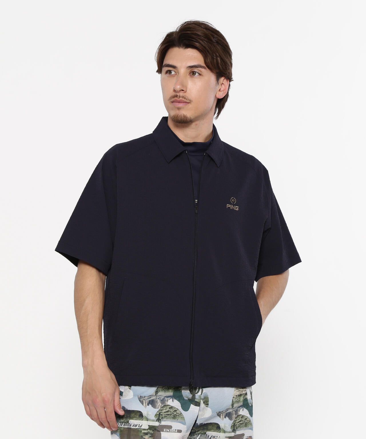 【PING APPAREL】全方向ストレッチサッカー半袖フルジップシャツ <NATIVE> (MENS)