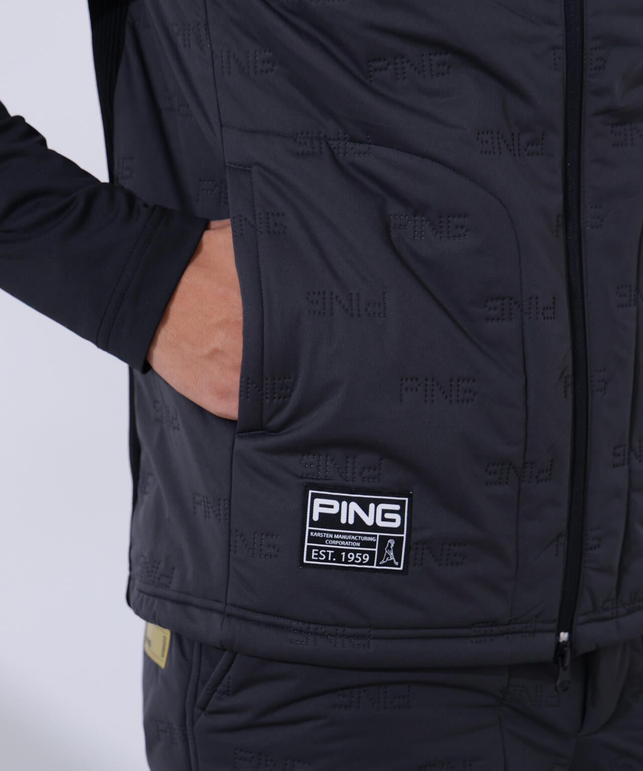 【PING APPAREL】ピンソニックハイブリットベスト <GOLD> (MENS)