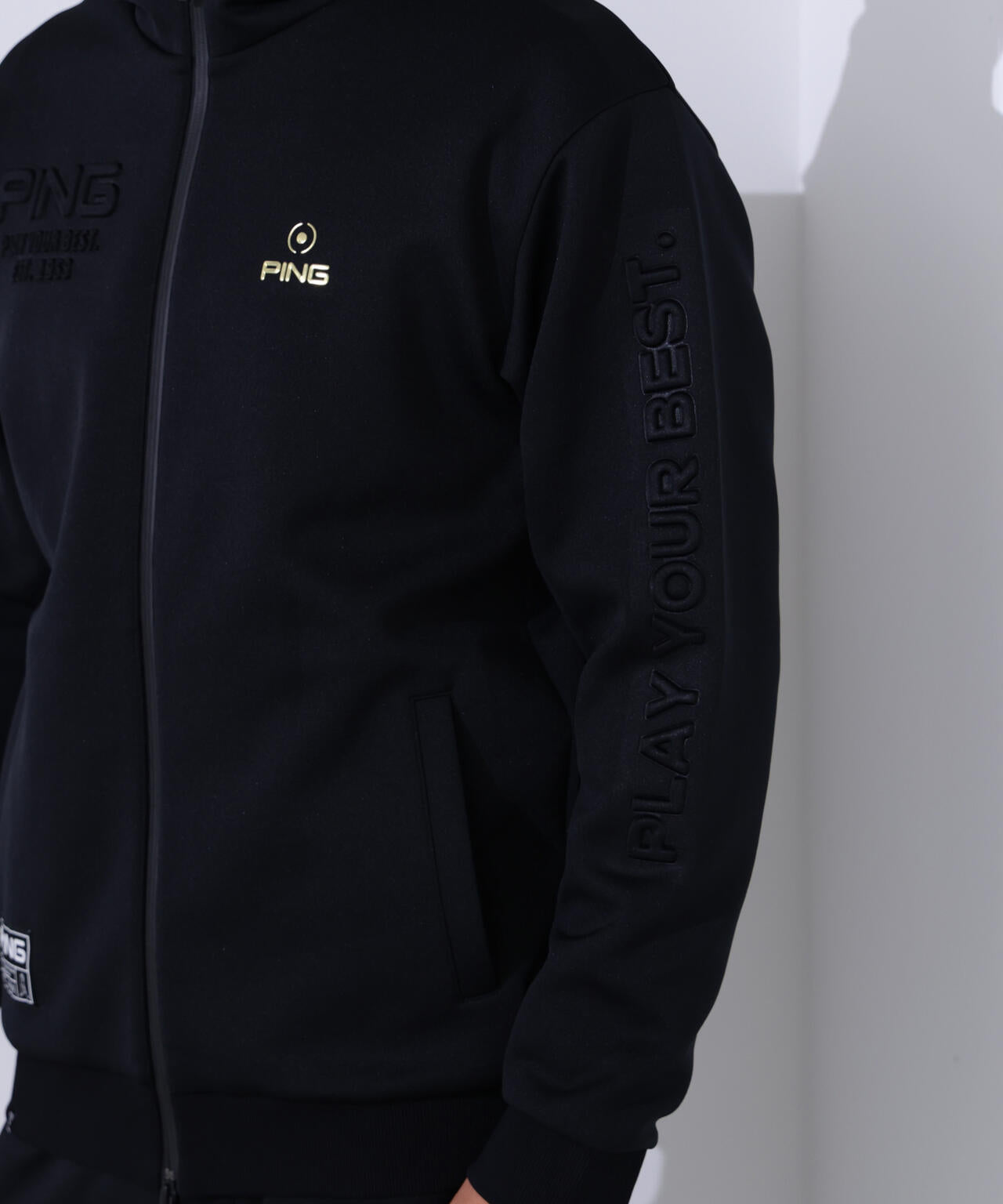 【PING APPAREL】全方向ストレッチRENUキルトダンボールジャージフルジップフーディー <GOLD> (MENS)