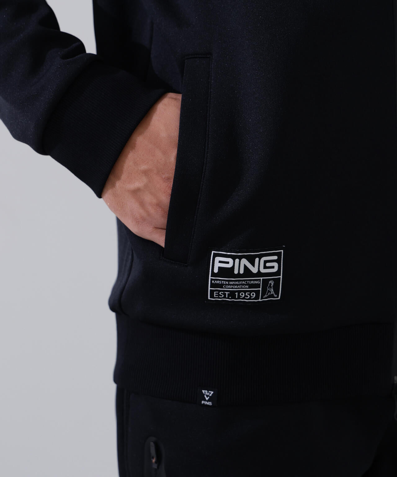 【PING APPAREL】全方向ストレッチRENUキルトダンボールジャージフルジップフーディー <GOLD> (MENS)
