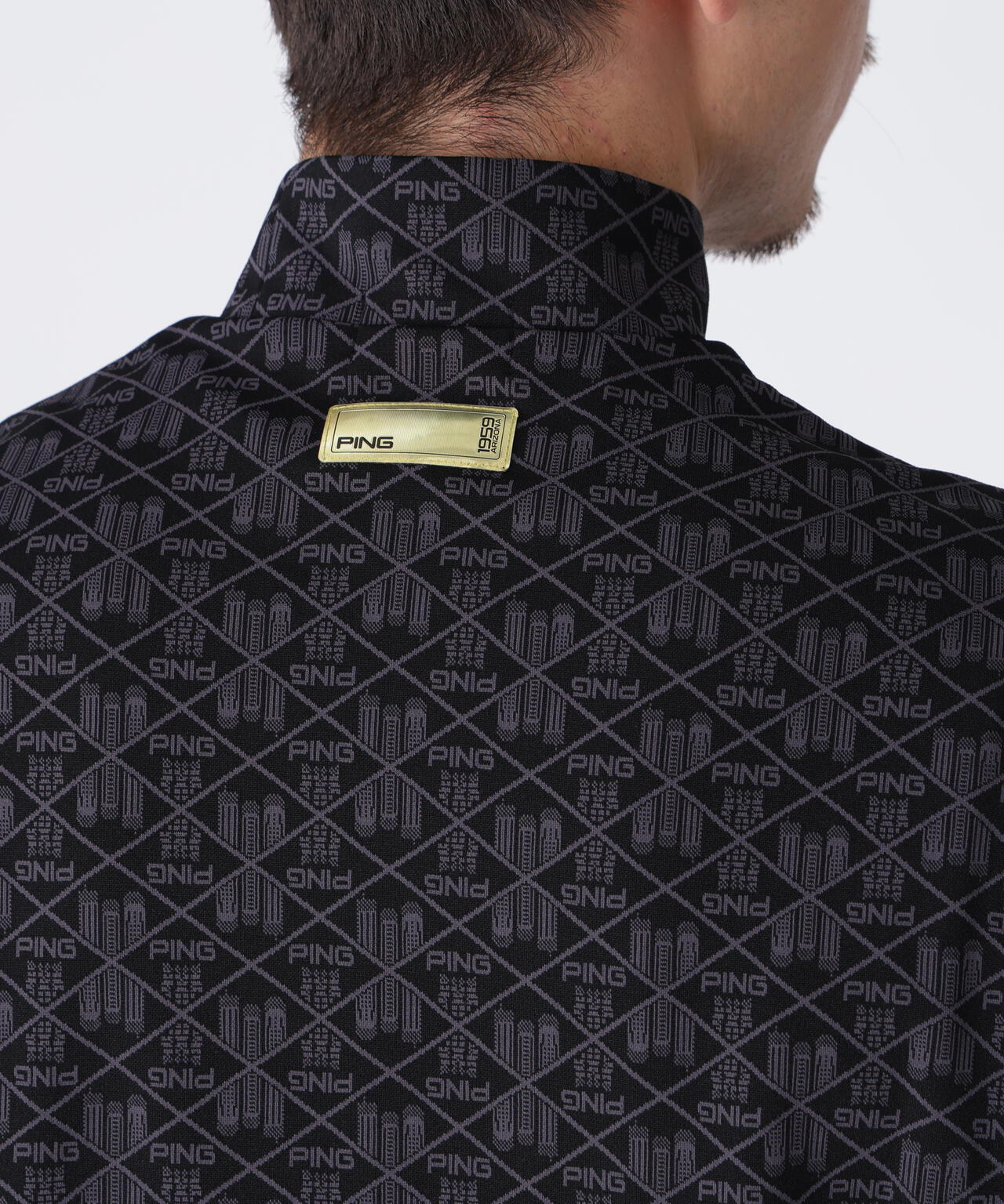 【PING APPAREL】全方向ストレッチフェニックスシティ柄ジャガード半袖ハイネックシャツ <GOLD> (MENS)