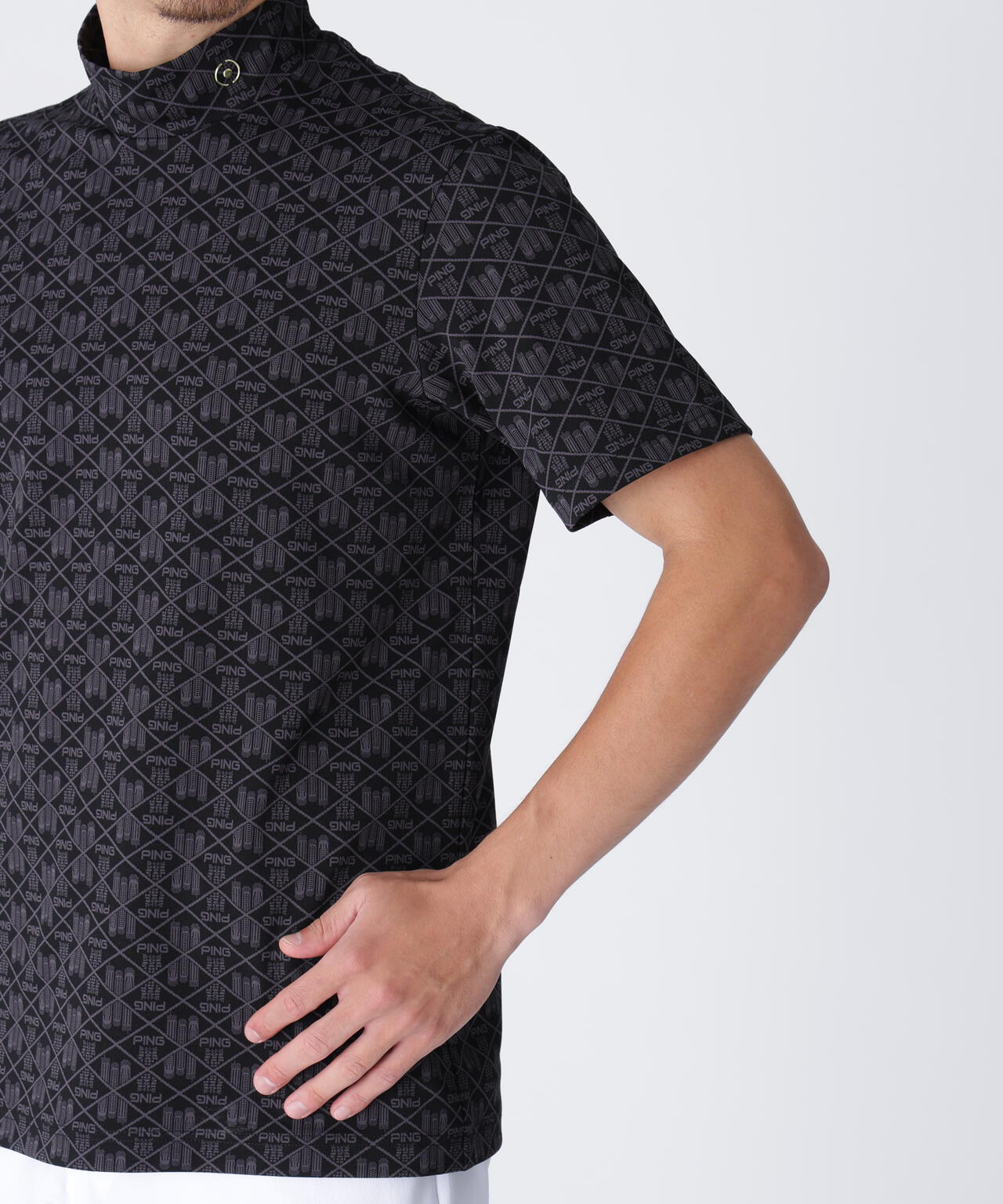 【PING APPAREL】全方向ストレッチフェニックスシティ柄ジャガード半袖ハイネックシャツ <GOLD> (MENS)