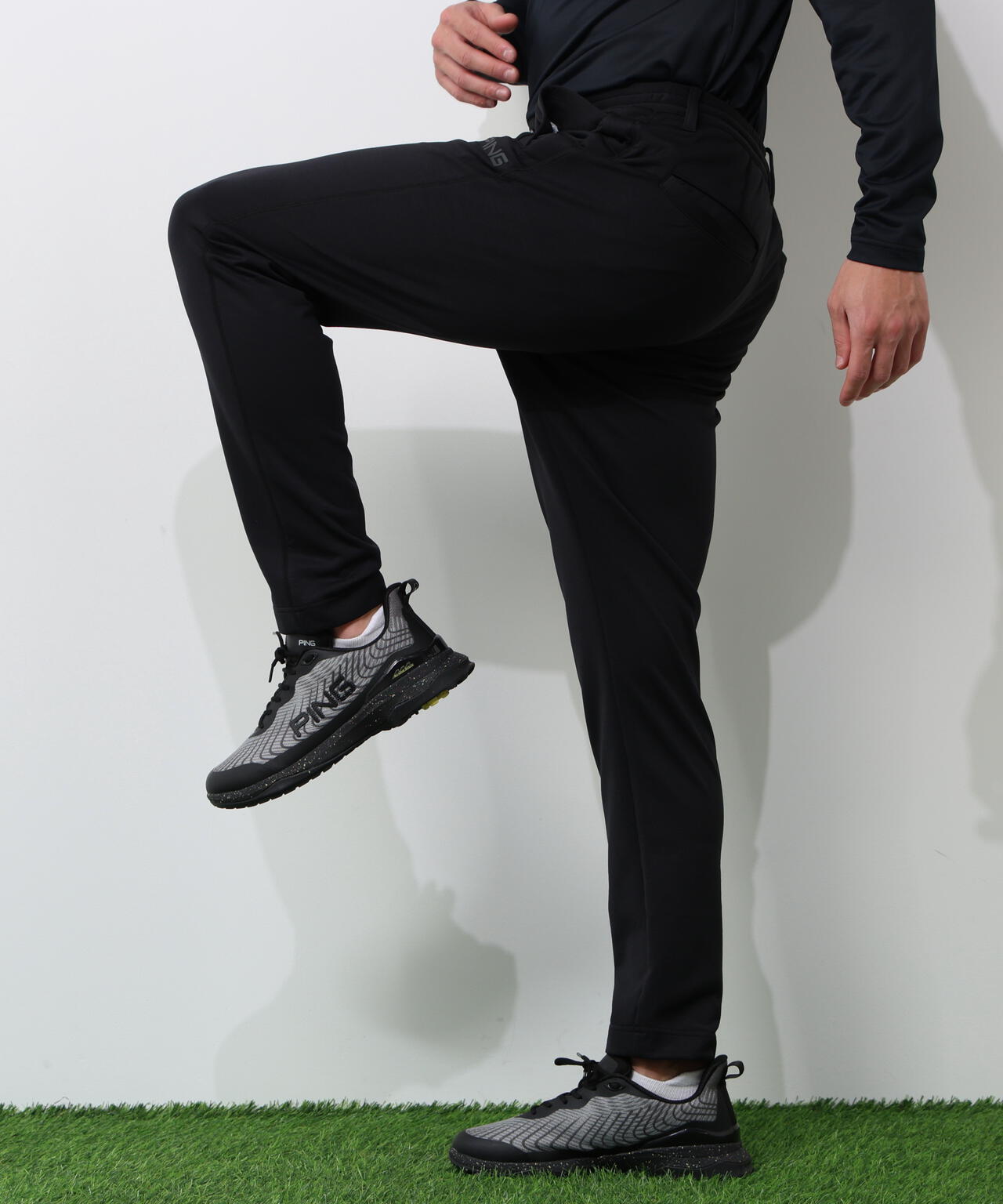 【PING APPAREL】全方向ストレッチ 接結裏メッシュスウェットテーパードパンツ <GOLD> (MENS)