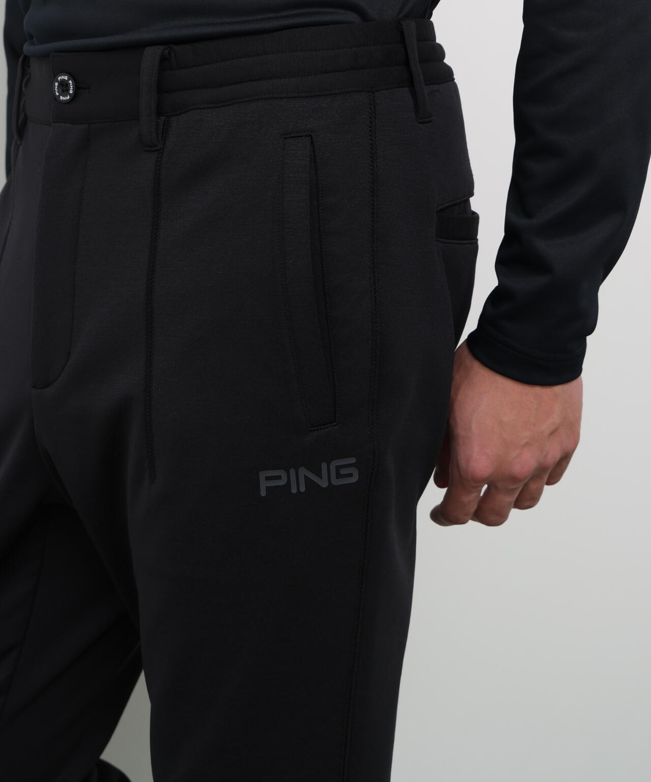【PING APPAREL】全方向ストレッチ 接結裏メッシュスウェットテーパードパンツ <GOLD> (MENS)