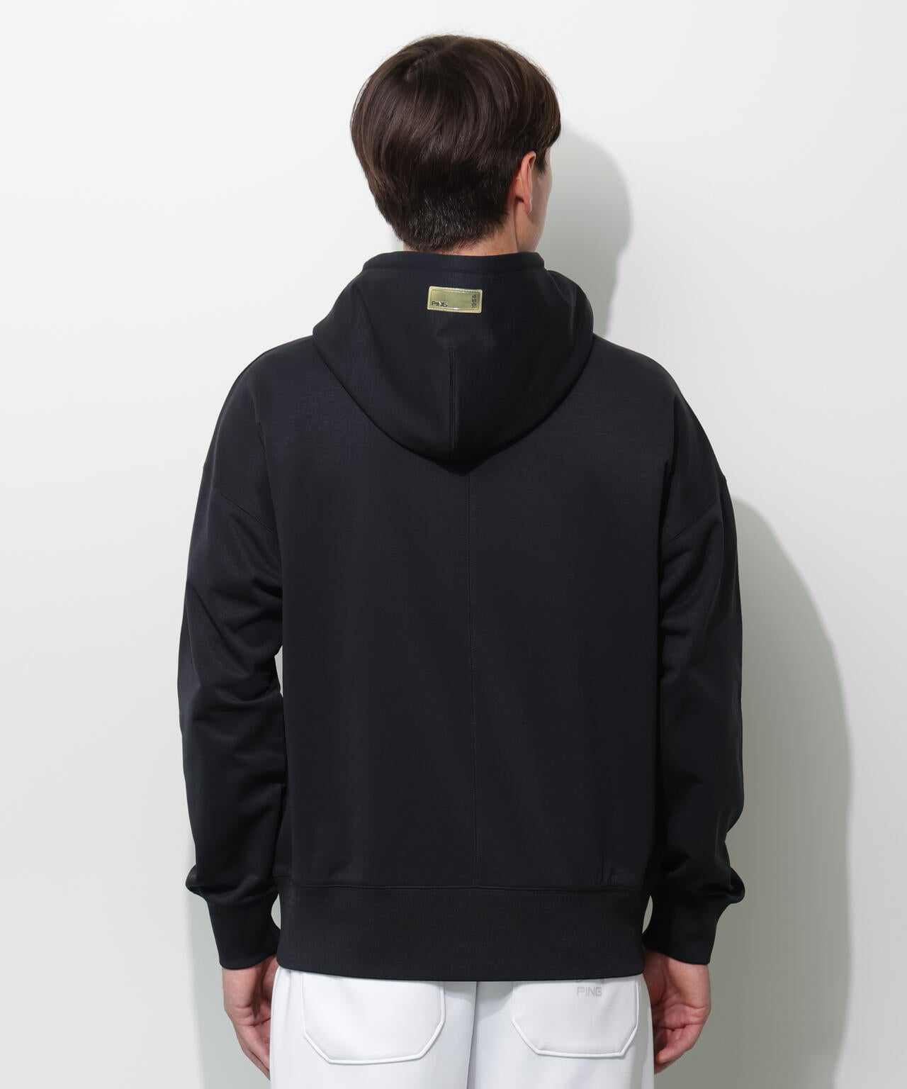 【PING APPAREL】全方向ストレッチ 接結裏メッシュスウェットフーディプルオーバー <GOLD> (MENS)