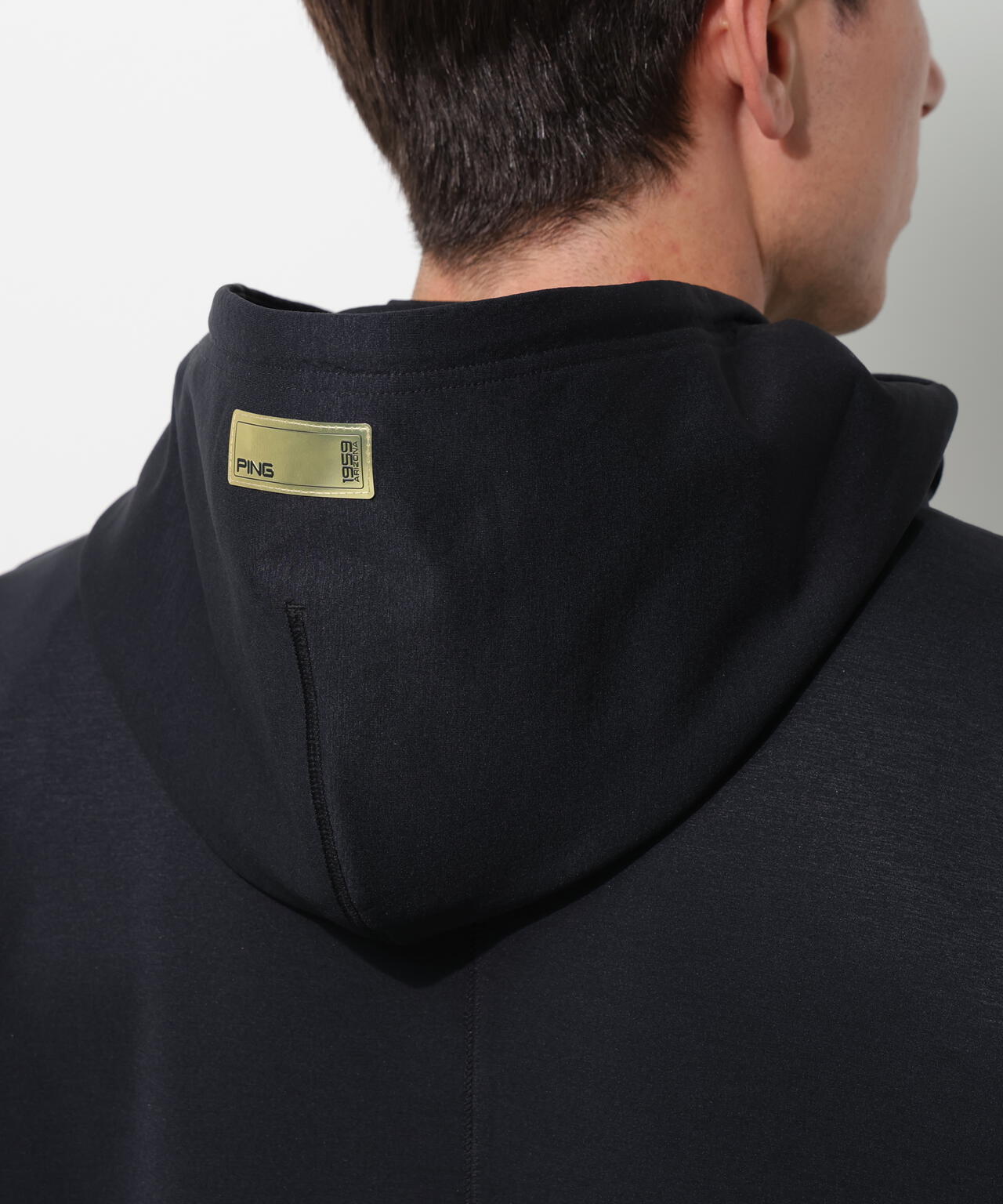 【PING APPAREL】全方向ストレッチ 接結裏メッシュスウェットフーディプルオーバー <GOLD> (MENS)