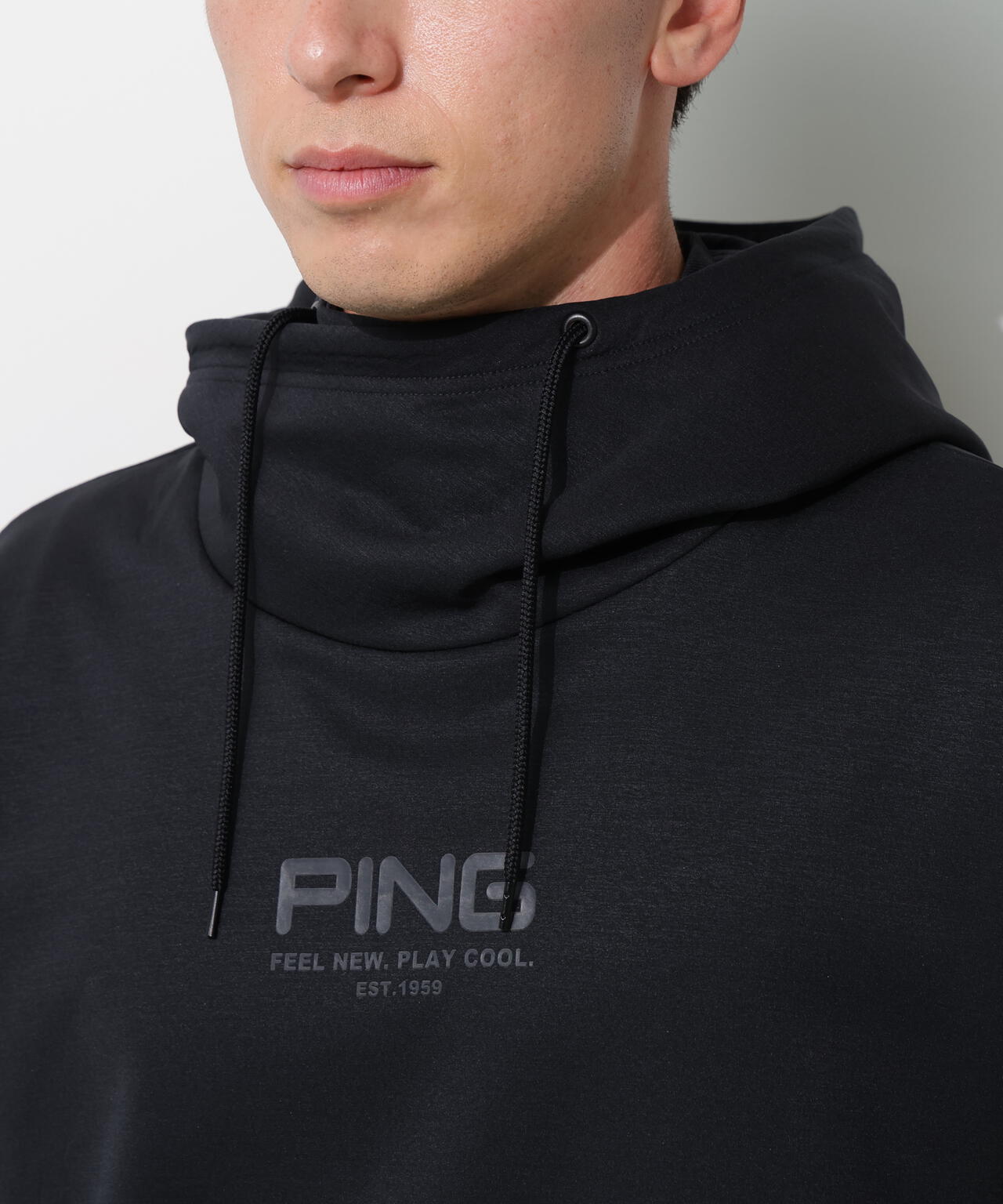 【PING APPAREL】全方向ストレッチ 接結裏メッシュスウェットフーディプルオーバー <GOLD> (MENS)