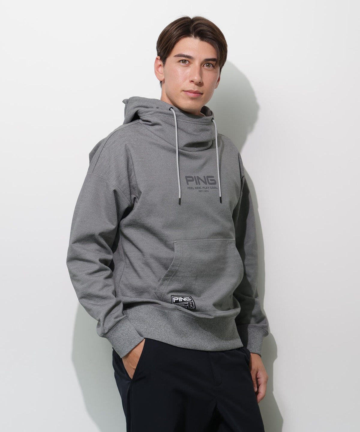 【PING APPAREL】全方向ストレッチ 接結裏メッシュスウェットフーディプルオーバー <GOLD> (MENS)