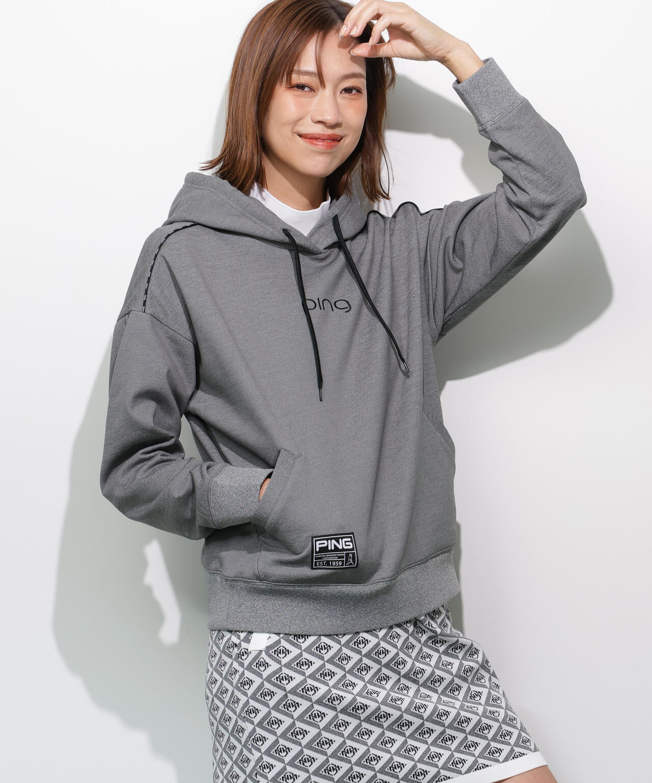 【PING APPAREL】エンボスロゴスウェットフーディプルオーバー <GOLD> (LADIES)
