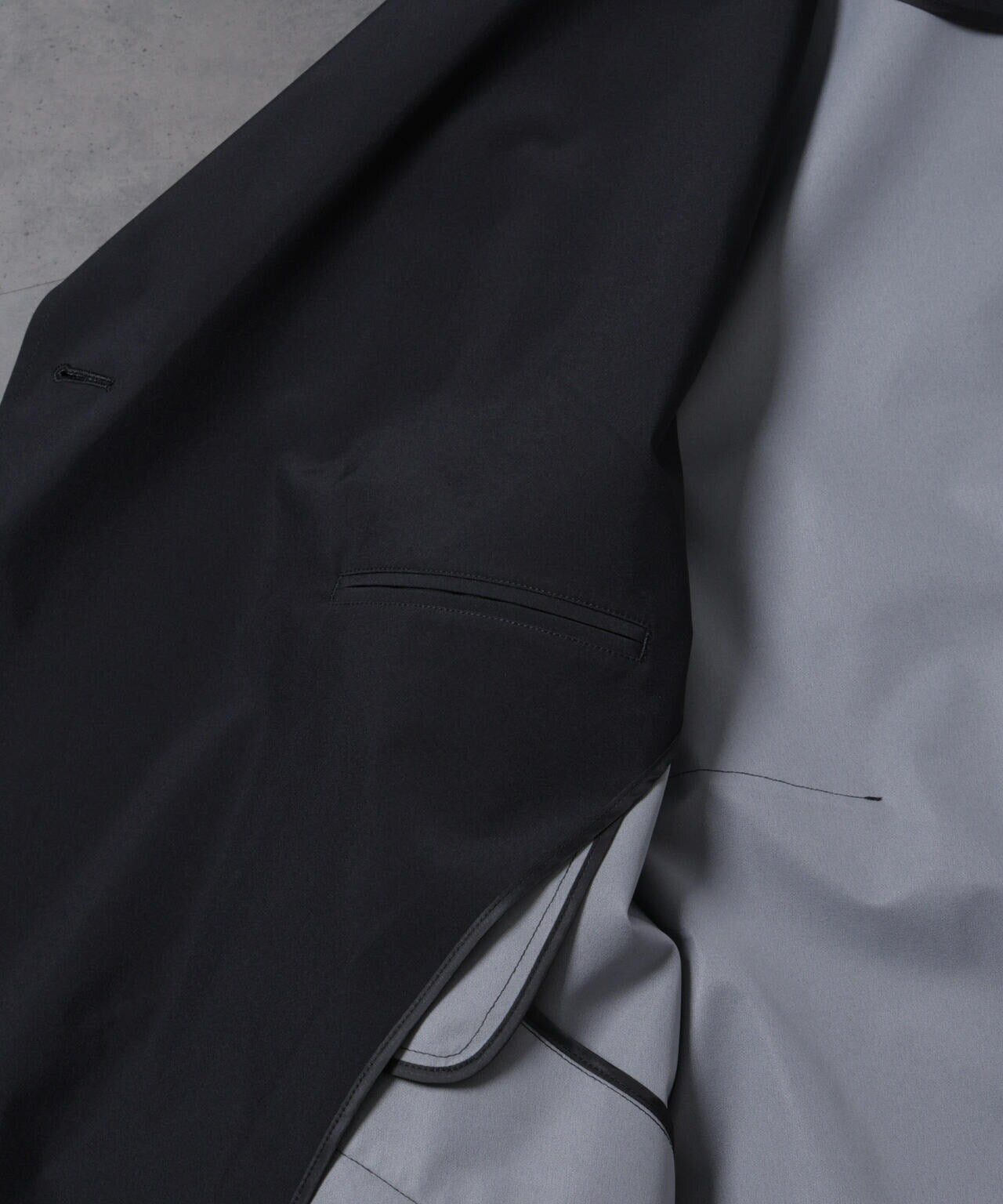 HOTEL PALACE(オテルパラス)xアンブロ スリーレイヤー撥水ドルマンオフィサーテックコート