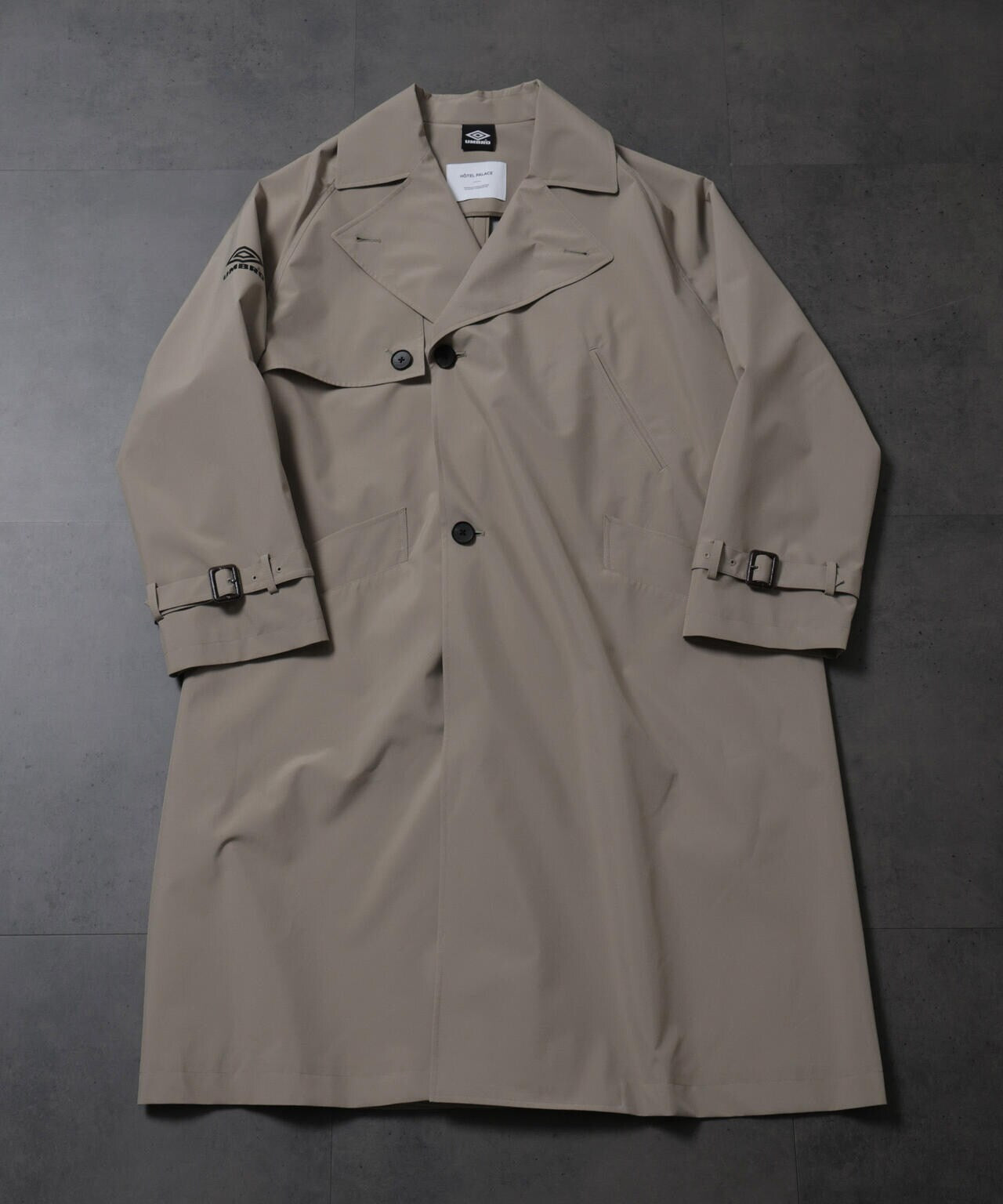 HOTEL PALACE(オテルパラス)xアンブロ スリーレイヤー撥水ドルマンオフィサーテックコート
