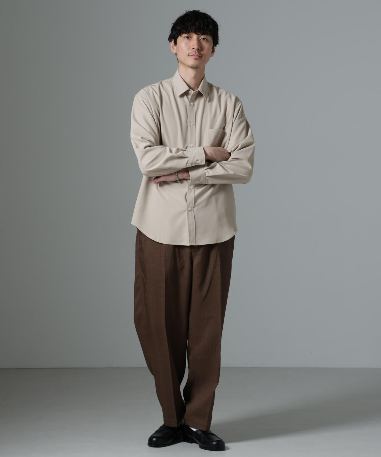 AMATA コットンタッチレギュラーカラーシャツ