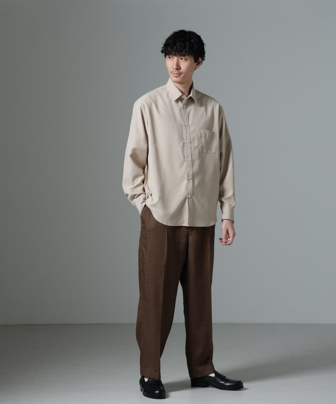 AMATA コットンタッチレギュラーカラーシャツ