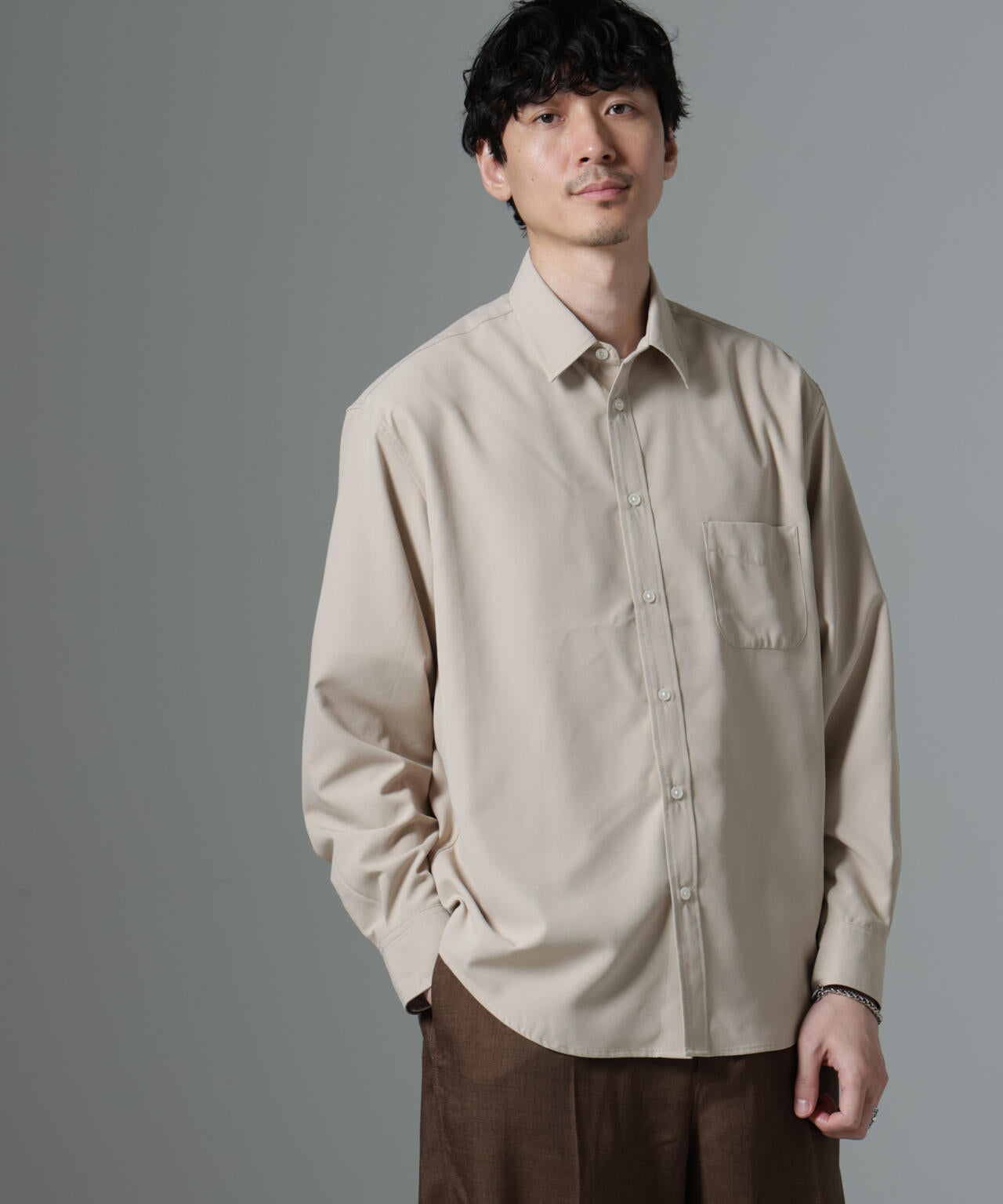 AMATA コットンタッチレギュラーカラーシャツ
