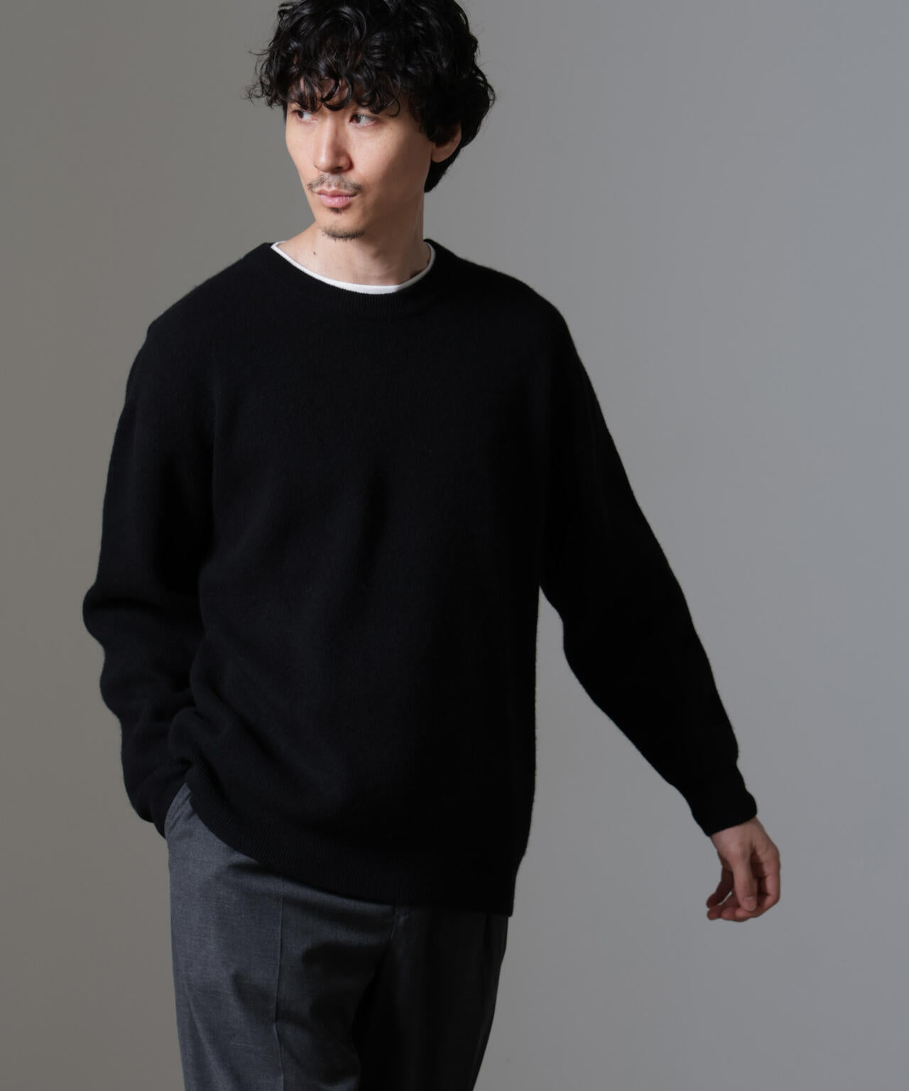 AQUA ウールカシミヤクルーネックプルオーバー