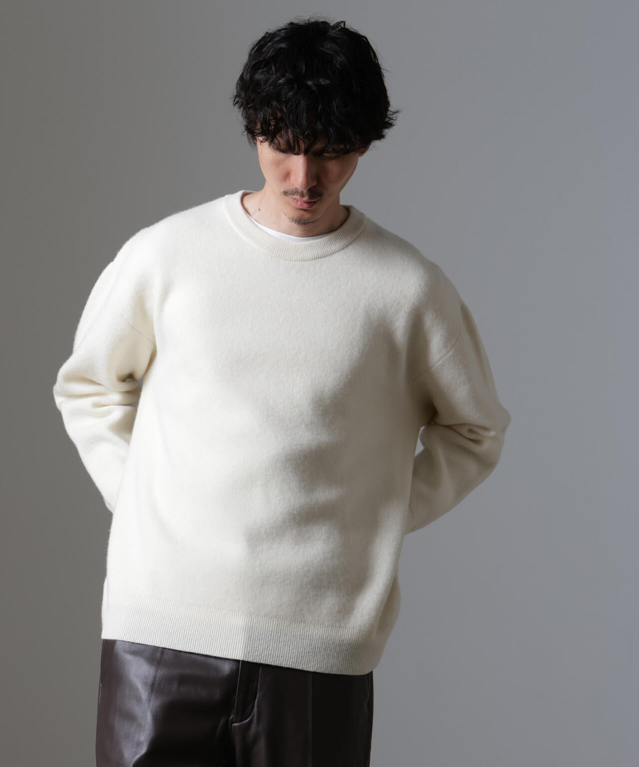 AQUA ウールカシミヤクルーネックプルオーバー