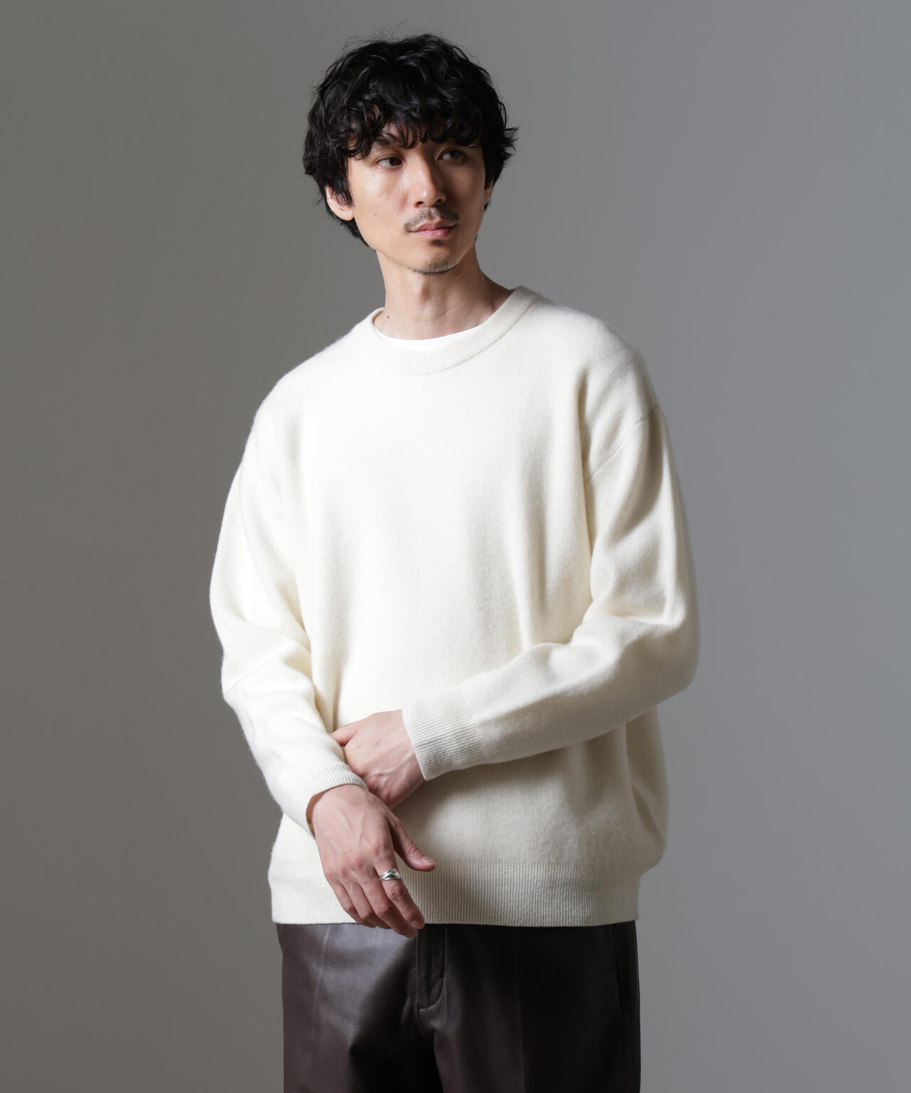AQUA ウールカシミヤクルーネックプルオーバー