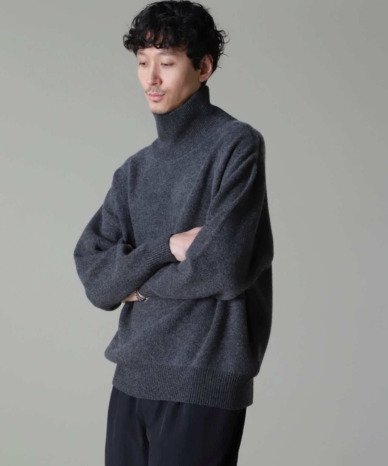 AQUA ウールカシミヤモックネックプルオーバー