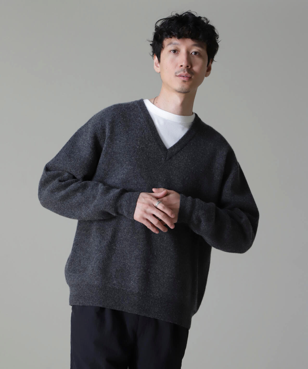 AQUA ウールカシミヤVネックプルオーバー