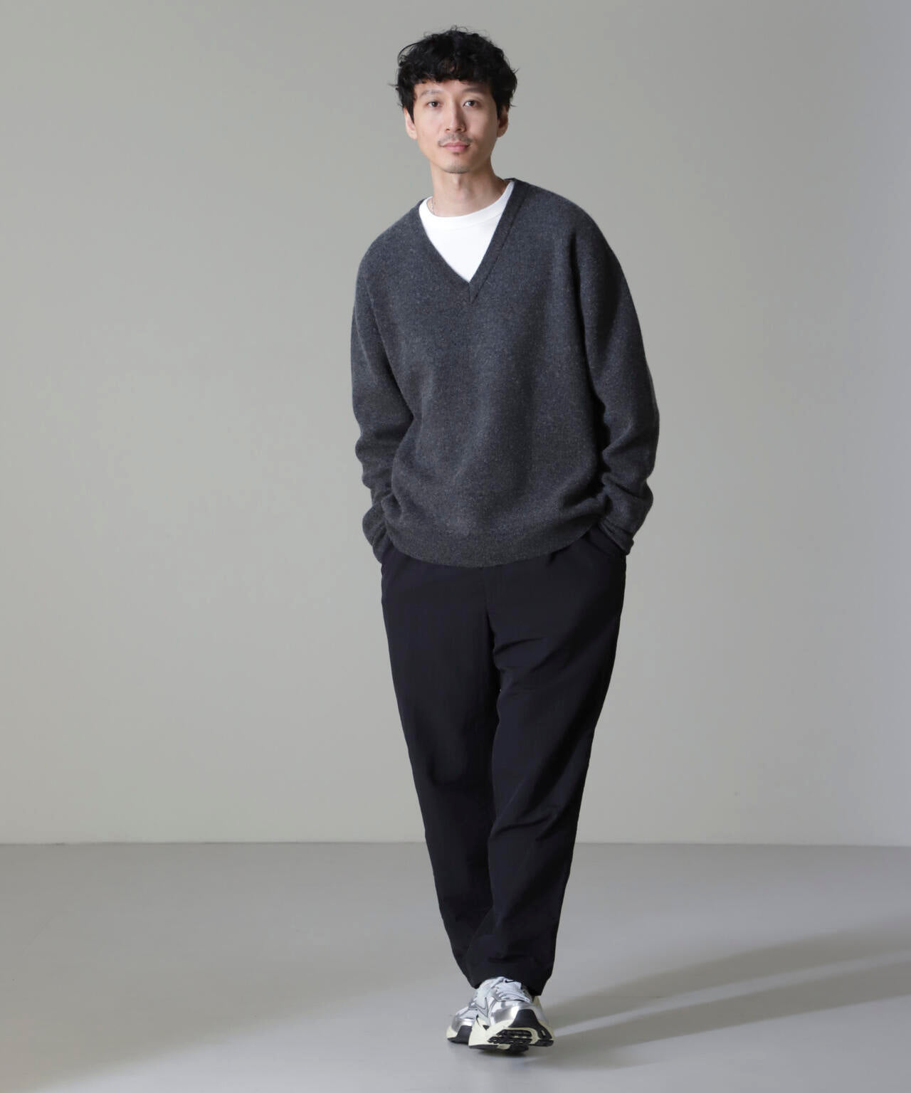 AQUA ウールカシミヤVネックプルオーバー