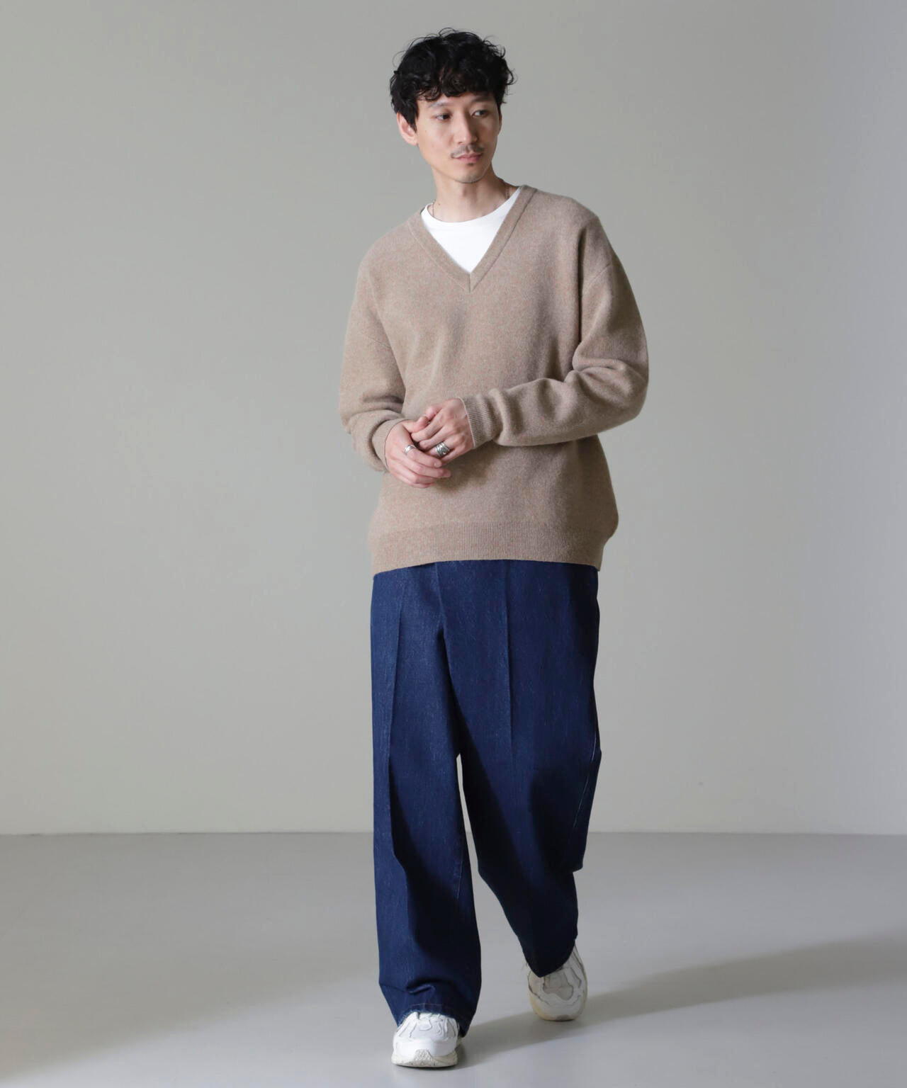 AQUA ウールカシミヤVネックプルオーバー