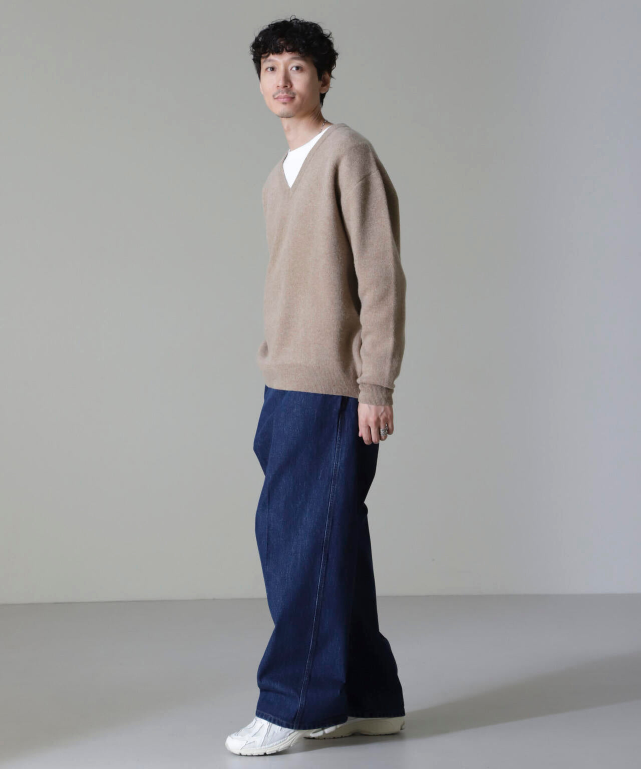 AQUA ウールカシミヤVネックプルオーバー