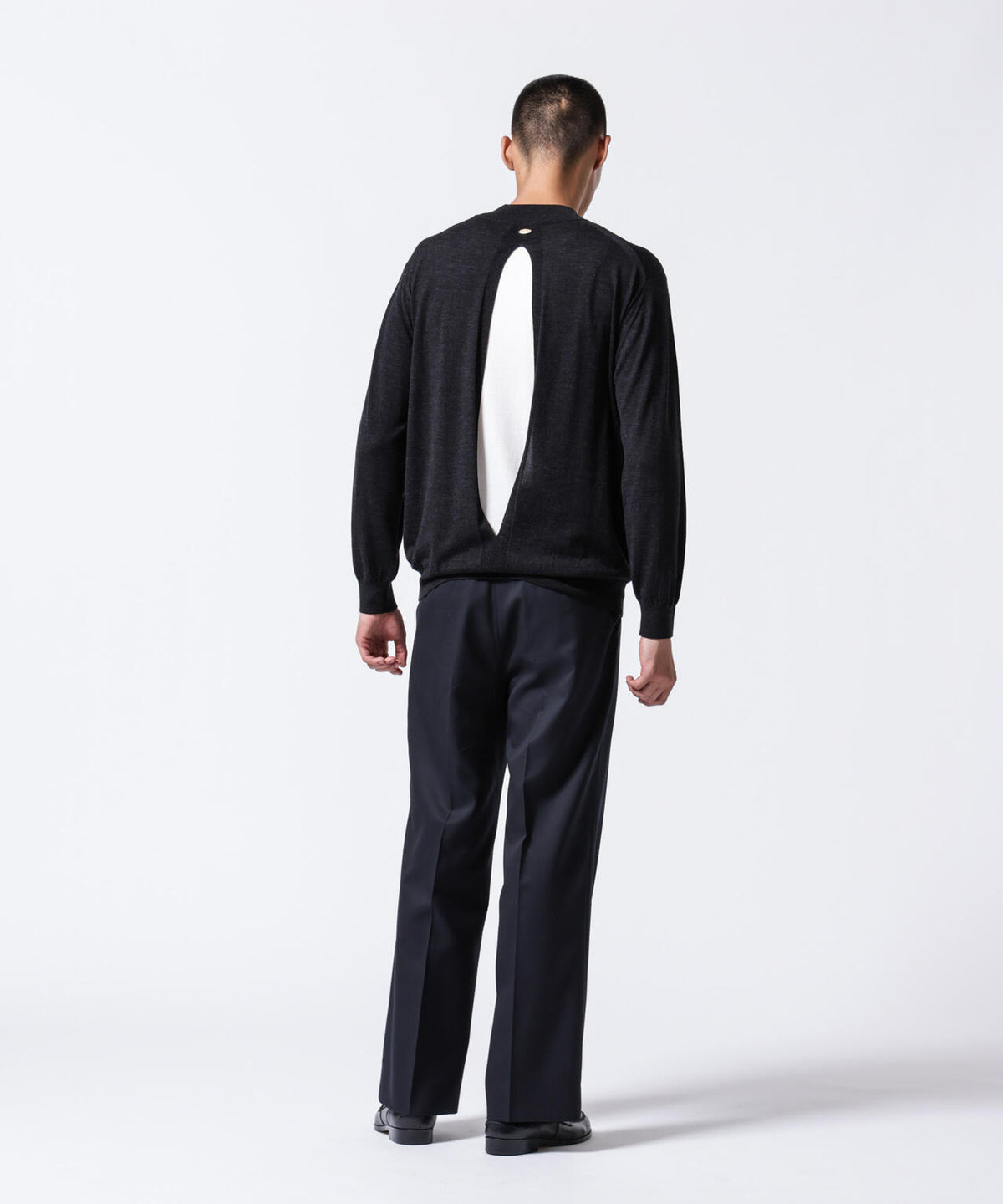 「ASSEMBLANC」BRISBANEベンチレーションモックネックプルオーバー