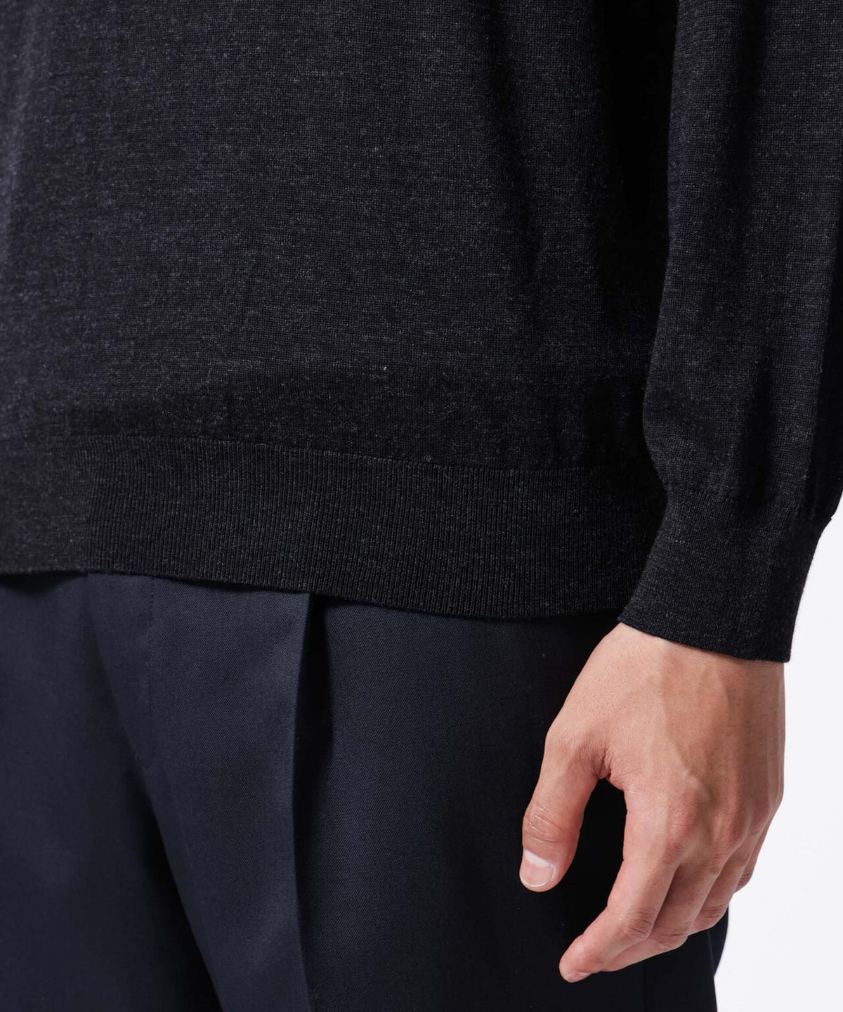 「ASSEMBLANC」BRISBANEベンチレーションモックネックプルオーバー