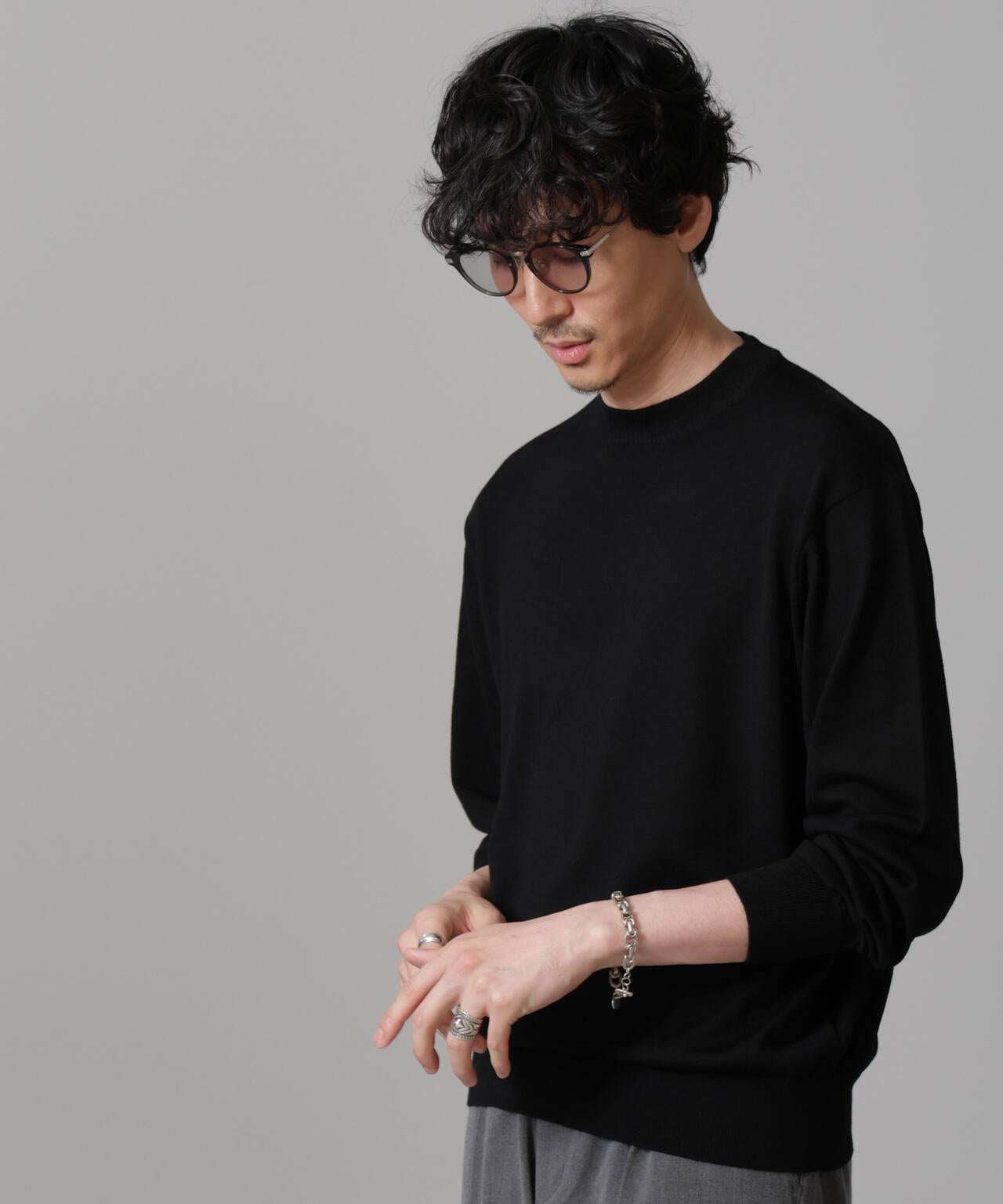 「毛玉レスニット」 ファインゲージクルーネック