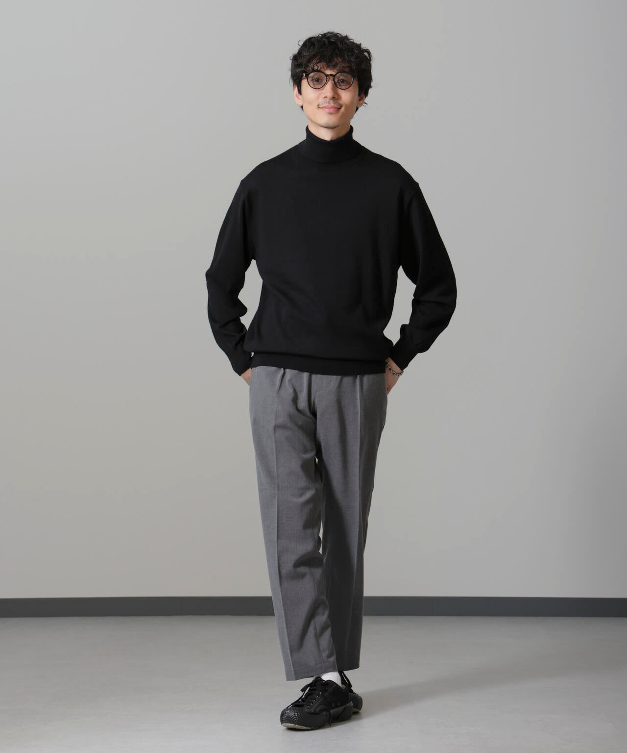 「毛玉レスニット」 ファインゲージタートルネック