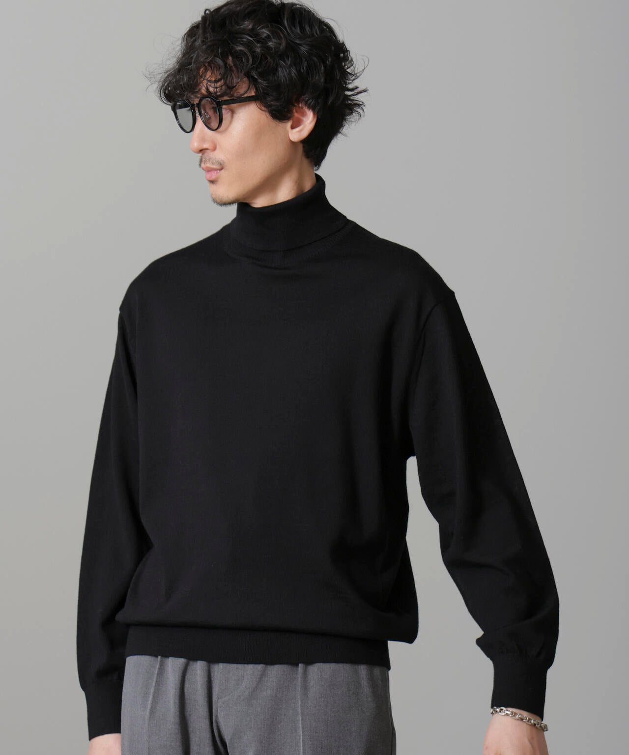 「毛玉レスニット」 ファインゲージタートルネック