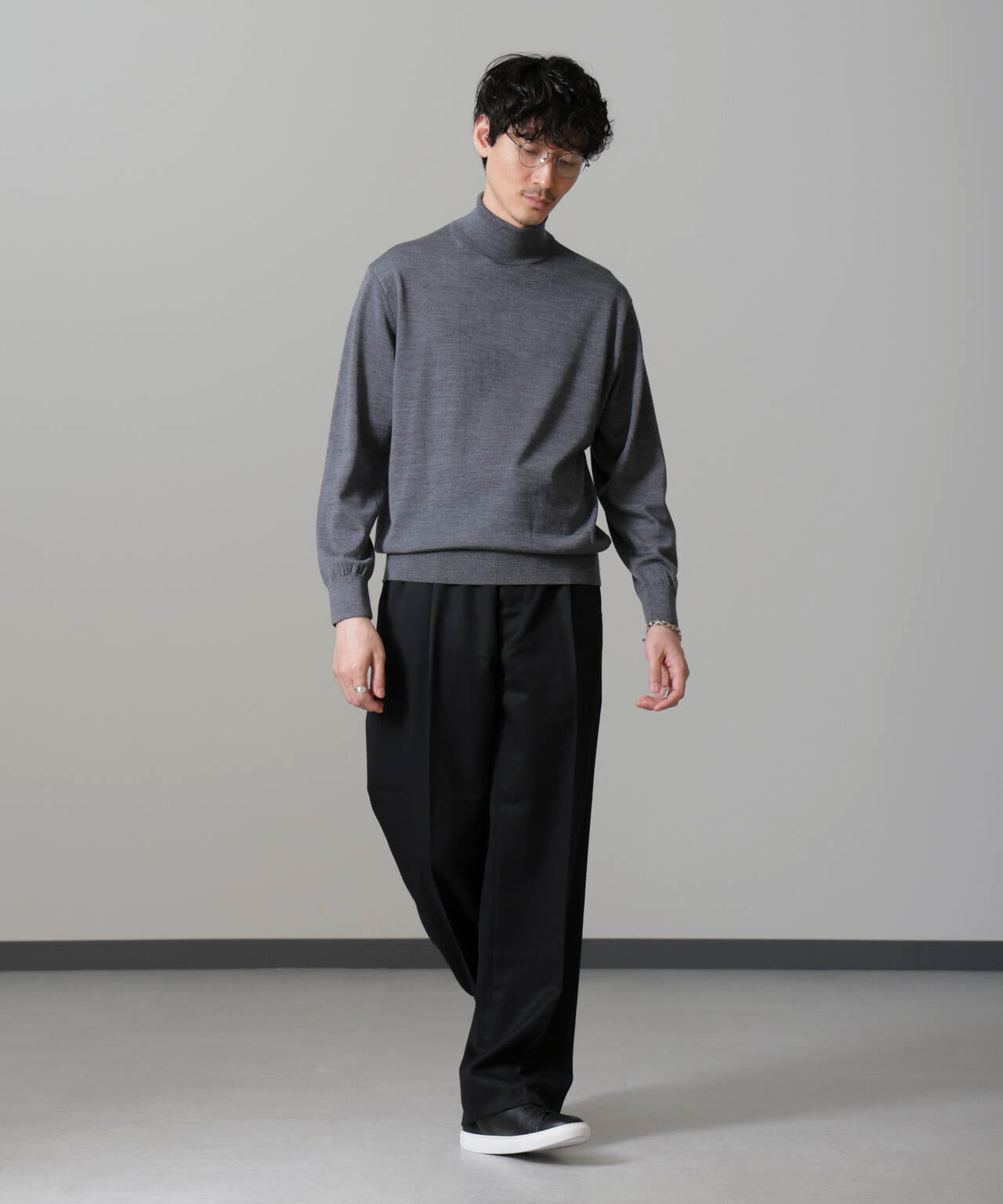 「毛玉レスニット」 ファインゲージタートルネック