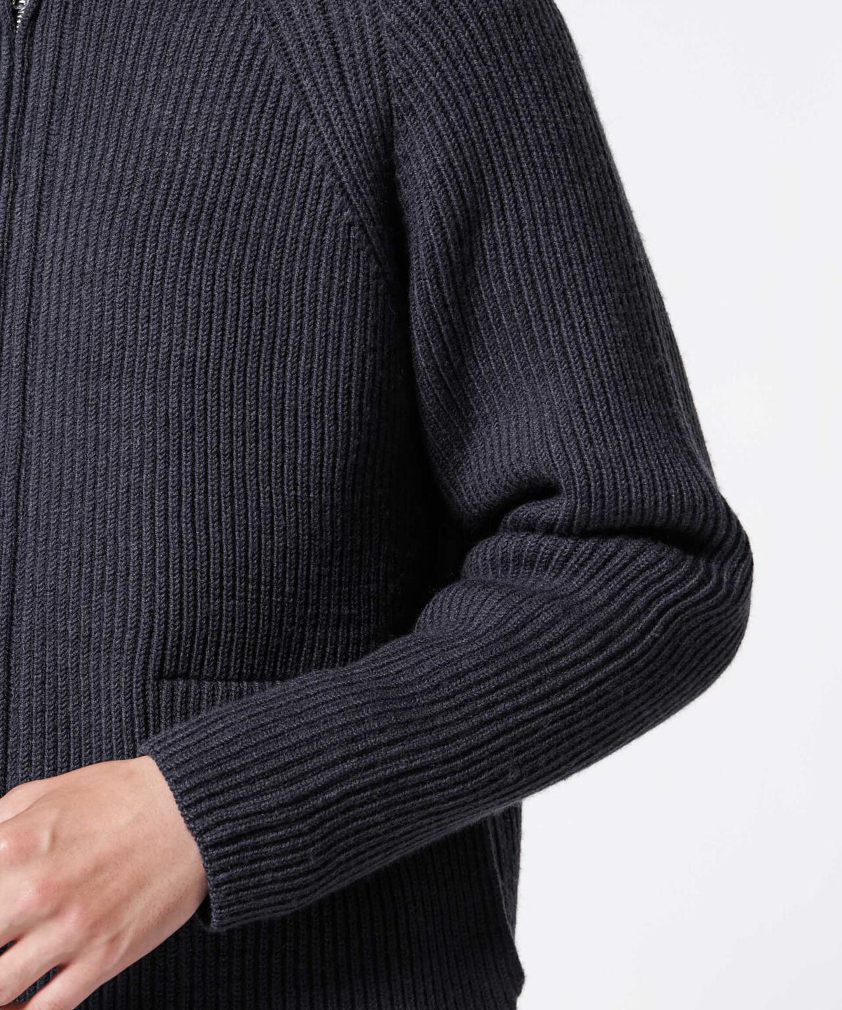 「ASSEMBLANC」フレンチウールスカーフカラージップニット