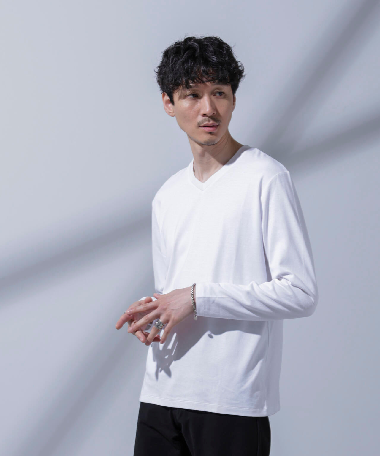 Anti Soaked(R) 汗染み防止 VネックTシャツ