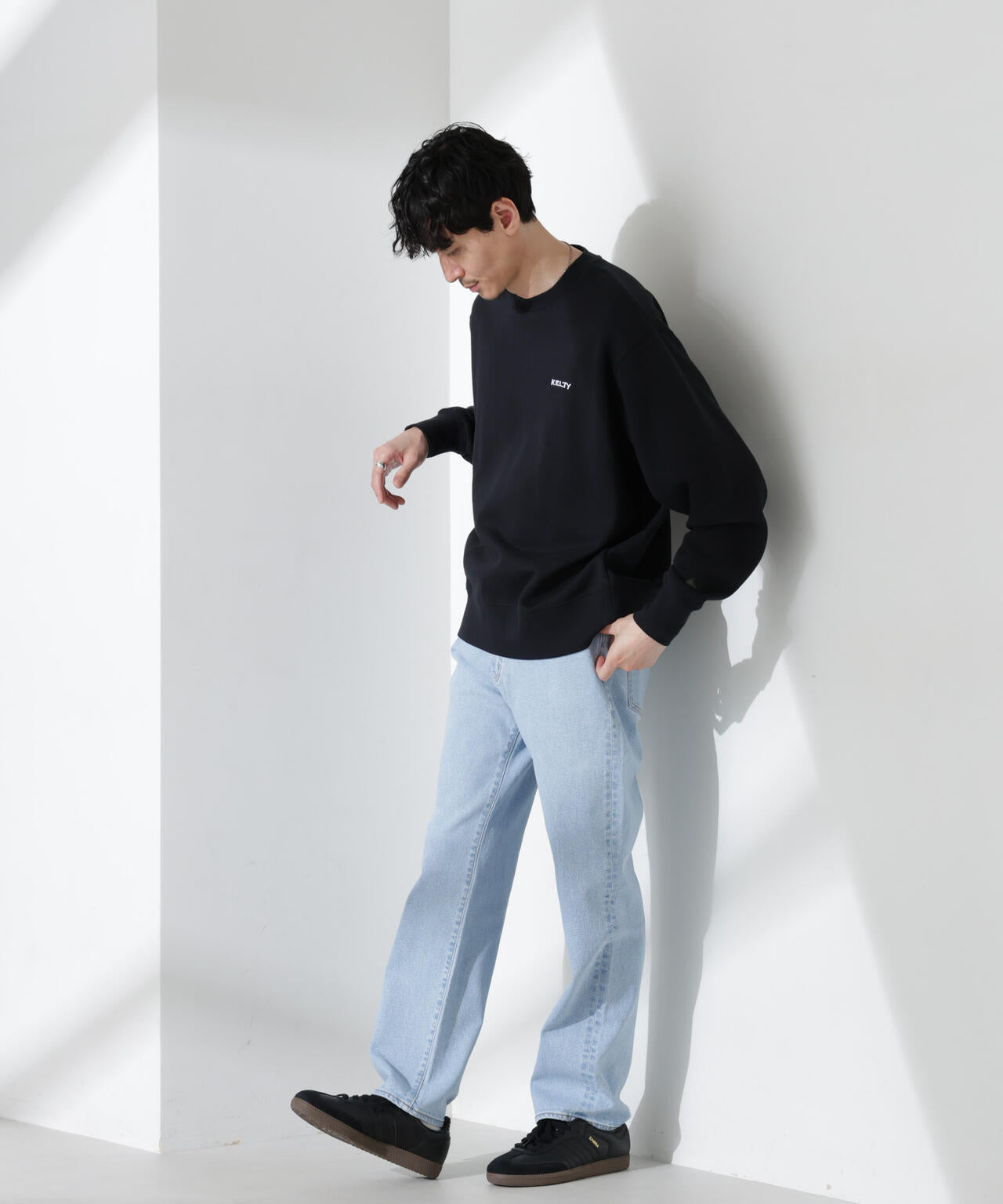 「KELTY×NANO universe」ミニロゴクルーネックスウェット