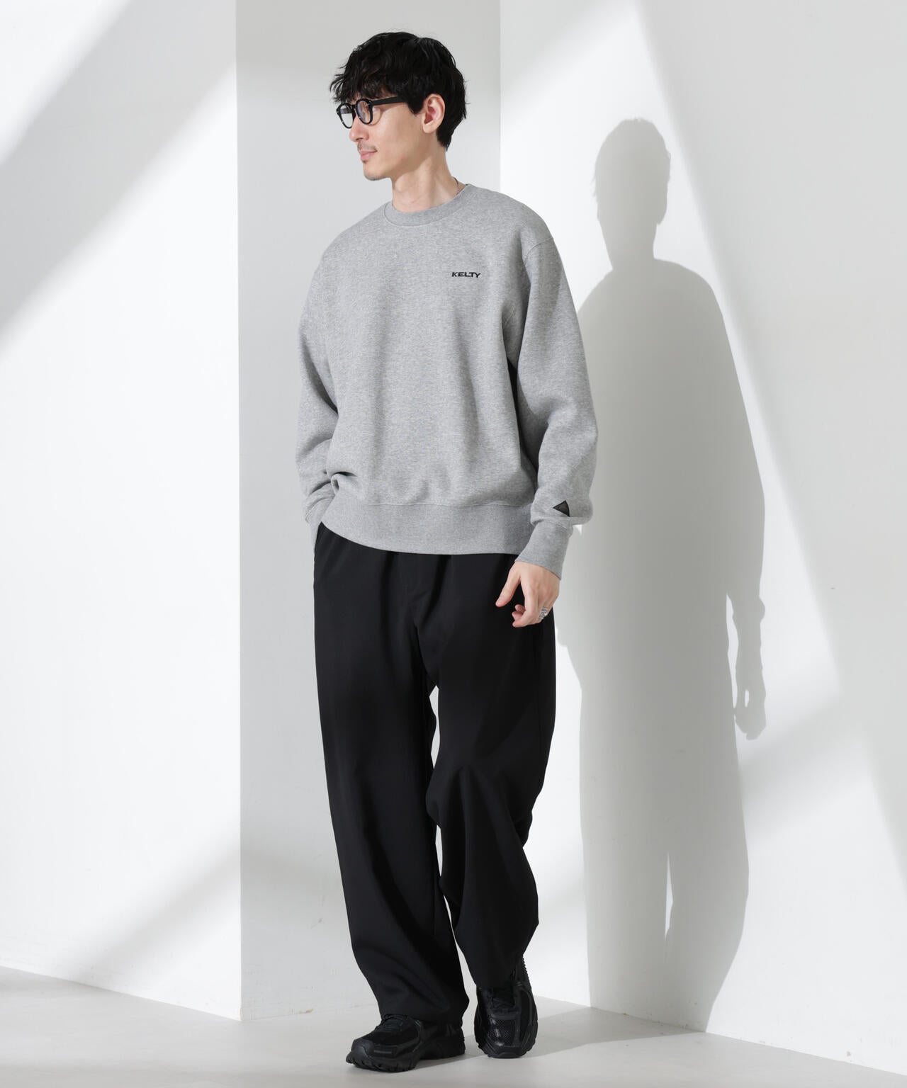 「KELTY×NANO universe」ミニロゴクルーネックスウェット